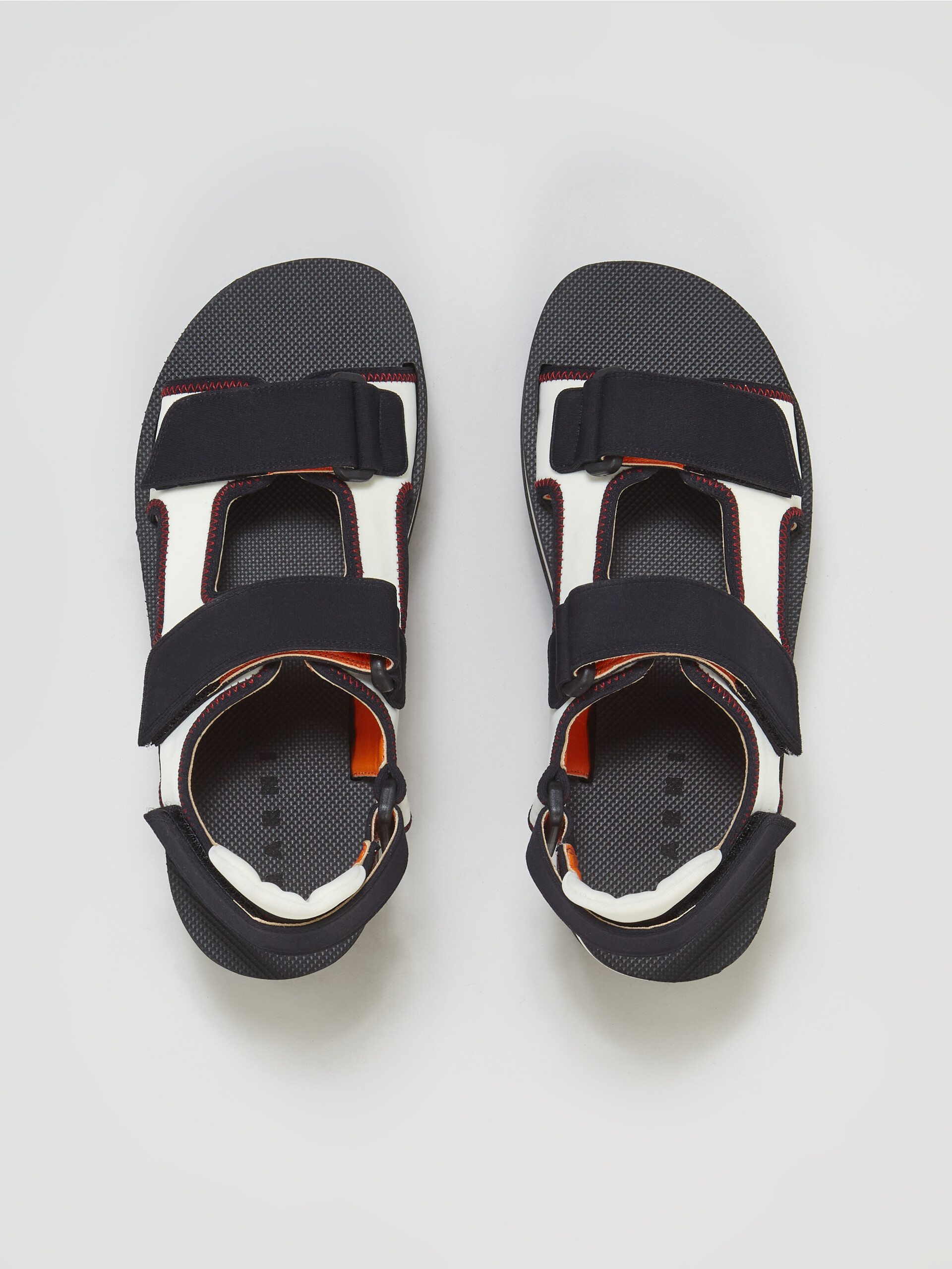 Sandalo in tessuto tecnico nero e bianco - Sandali - Image 4