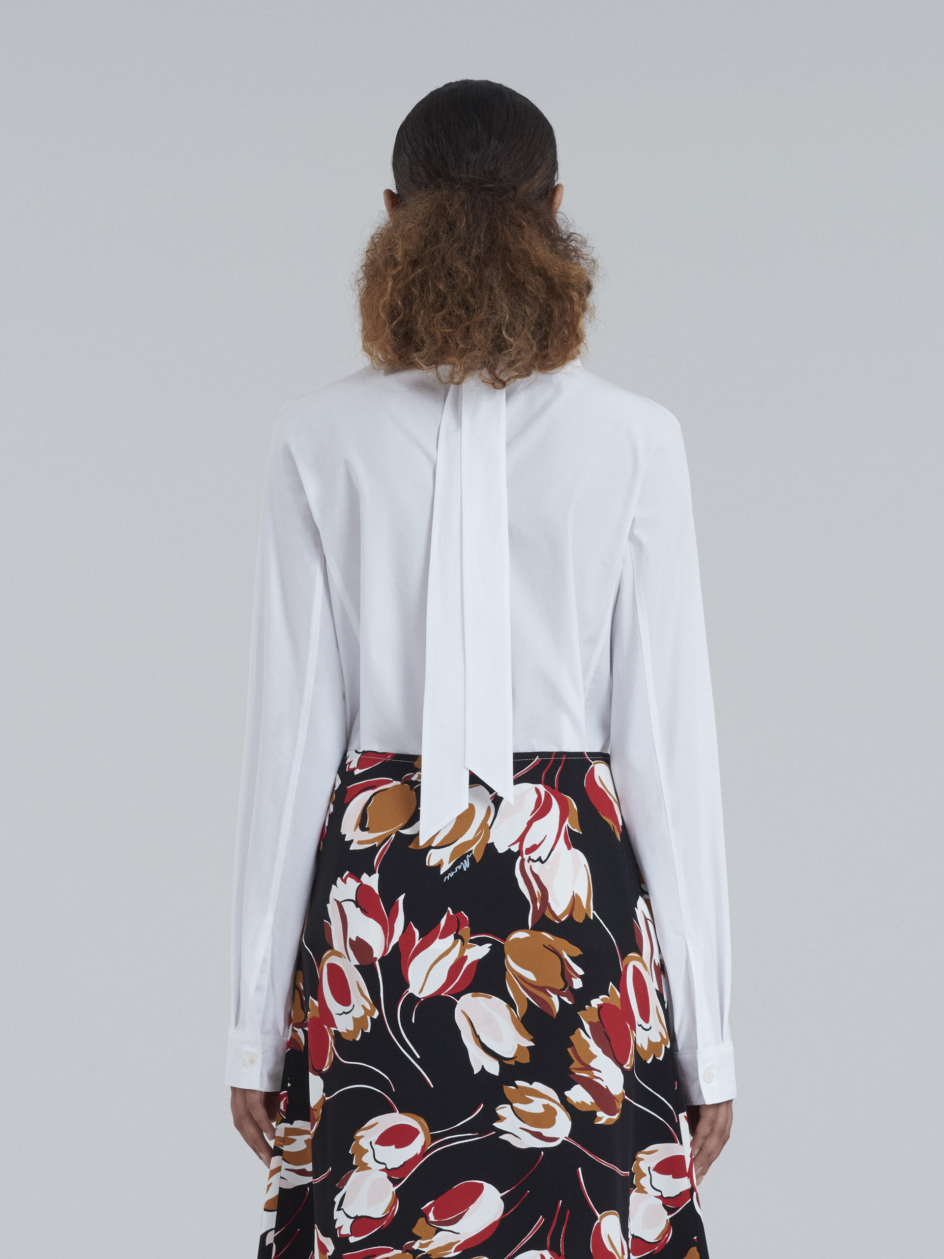 White cotton poplin blouse with lavallière collar knotted on the back - Shirts - Image 3