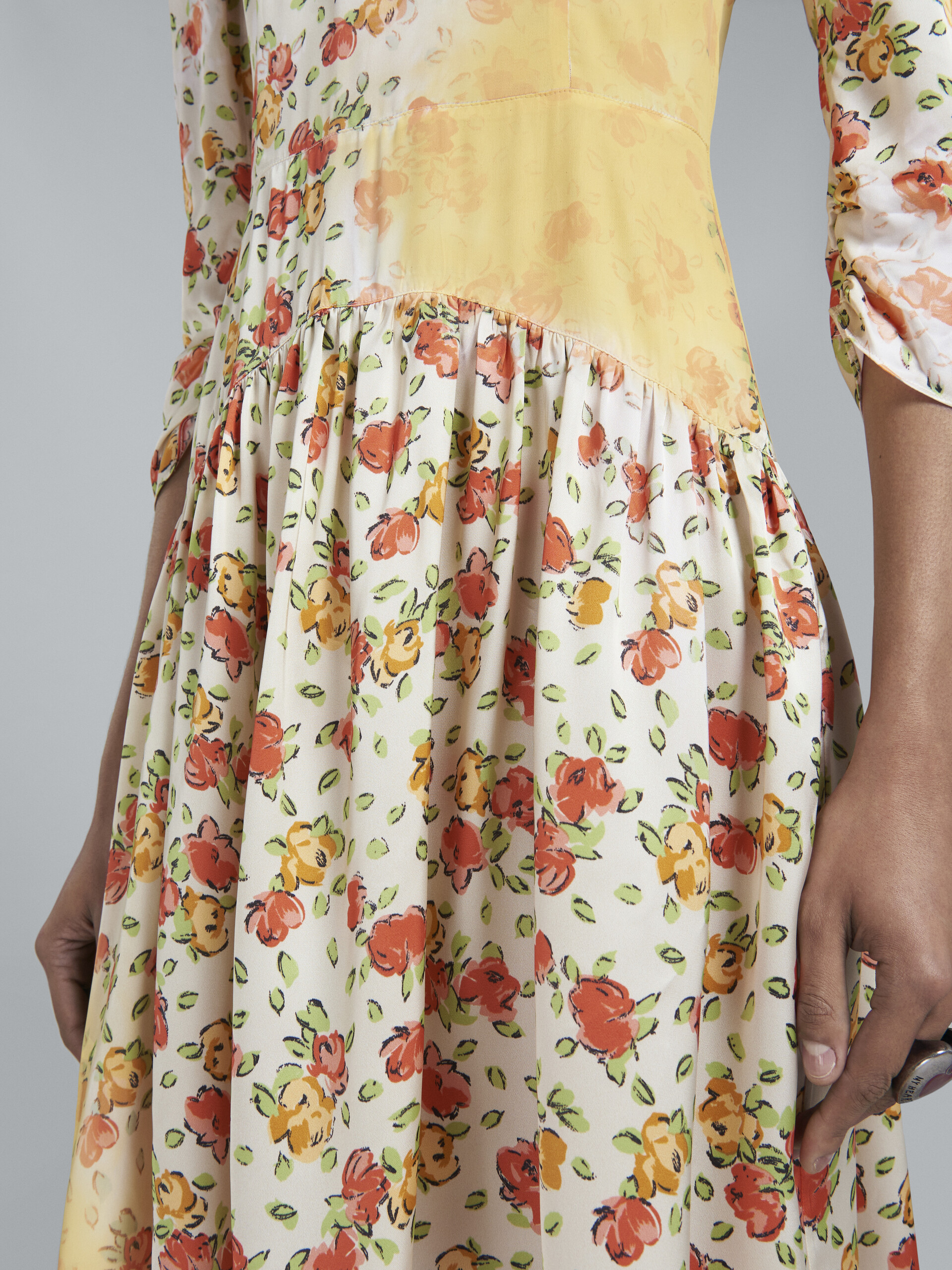 Daybreak Satin print short dress - Dresses - Image 5