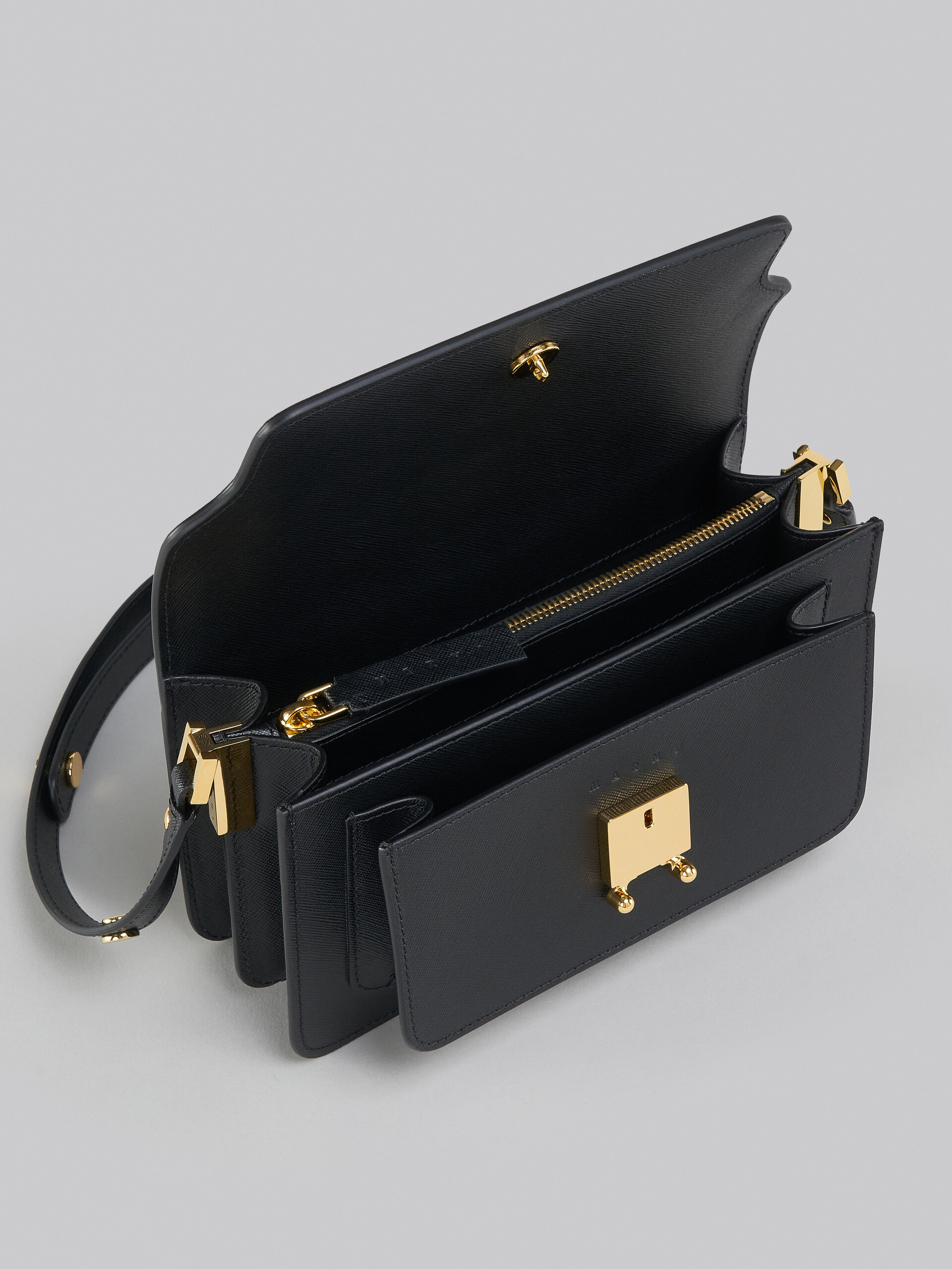 Trunk Bag E/W in black saffiano leather - Shoulder Bags - Image 4