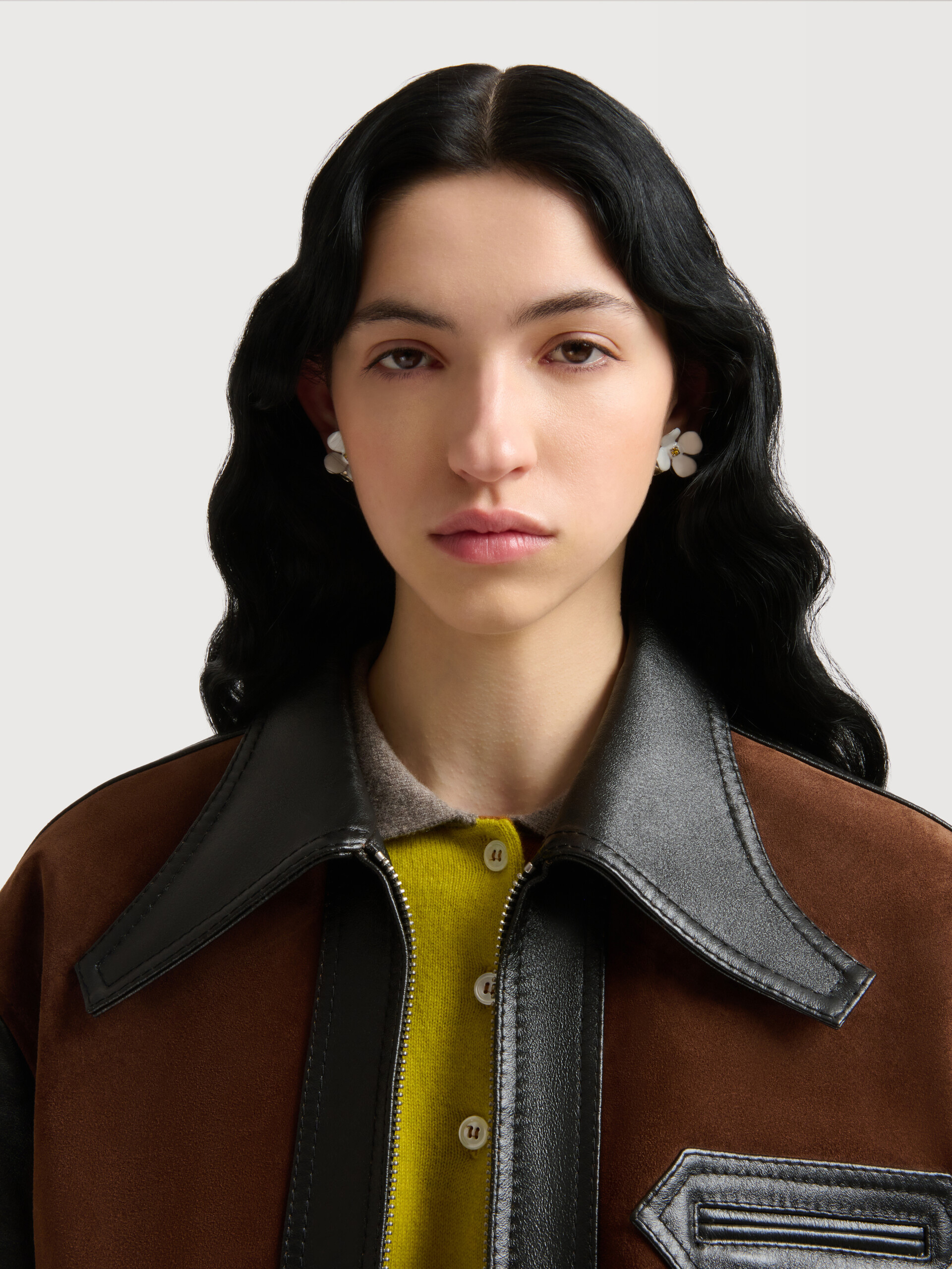 パープル エナメル デイジースタッドピアス - イヤリング - Image 2