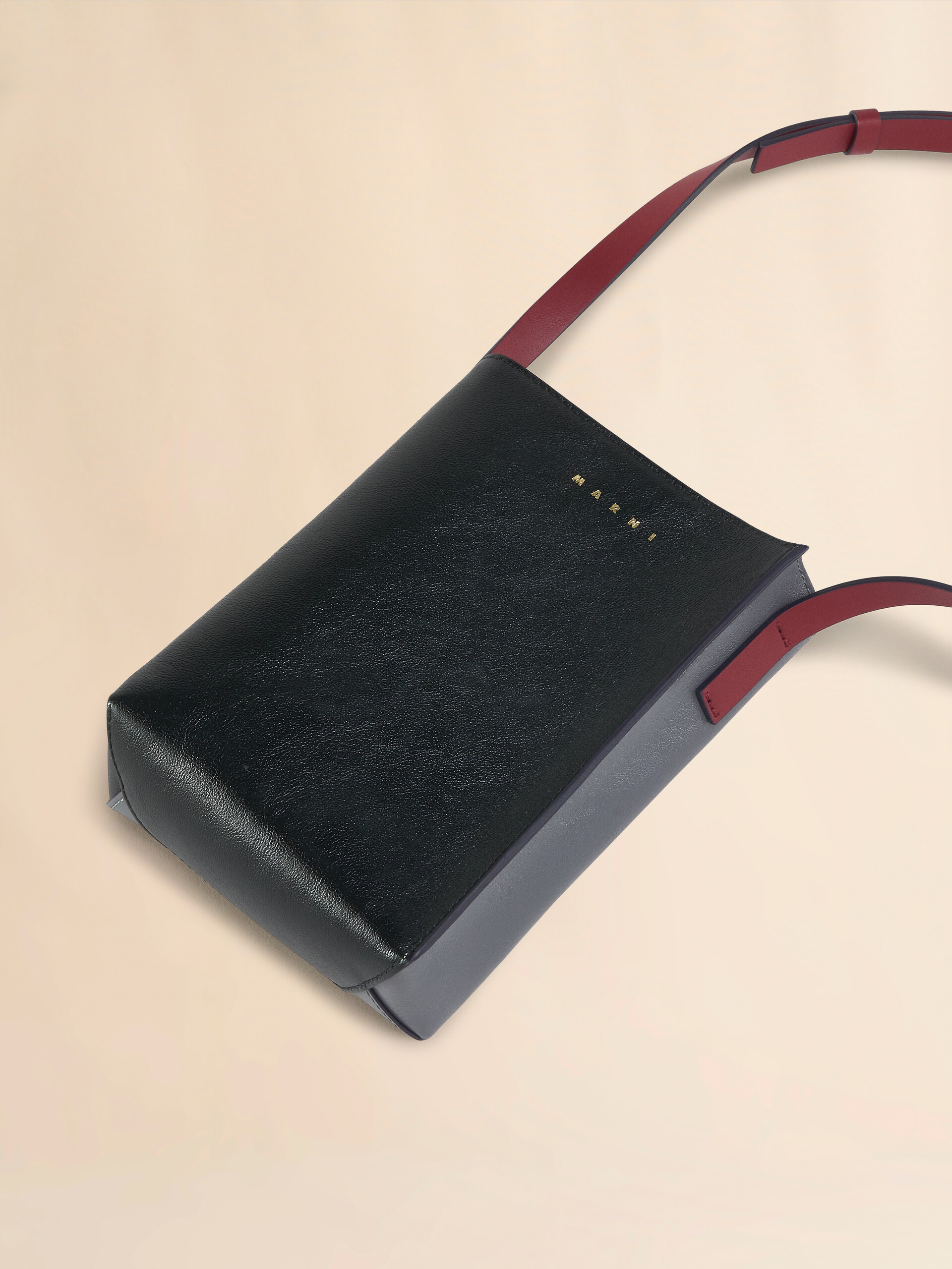 ブラックとグレー レザー製Museo Softナノバッグ - ショルダーバッグ - Image 4