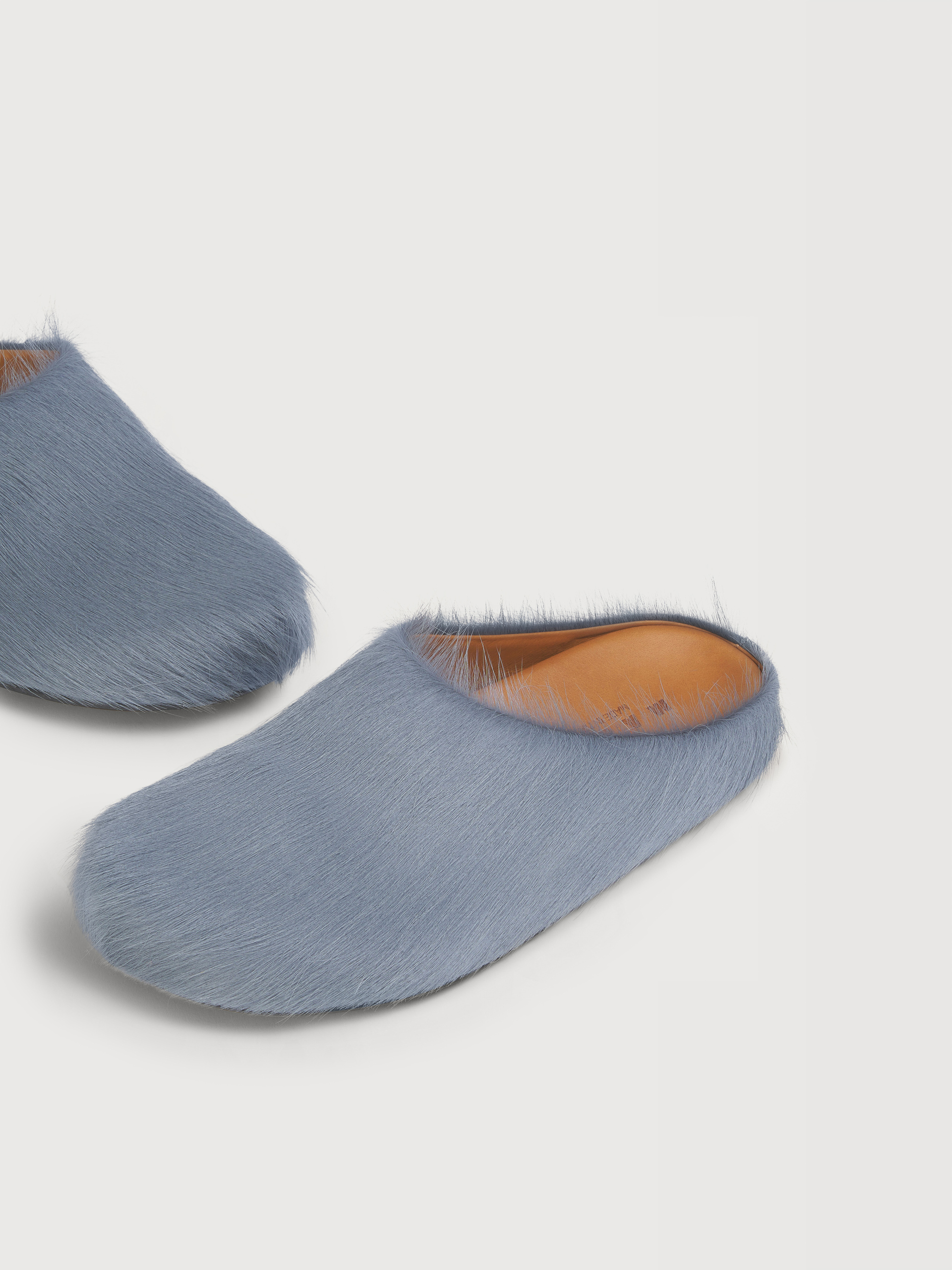 Deep blue long haircalfskin Fussbett sabot - Clogs - Image 5