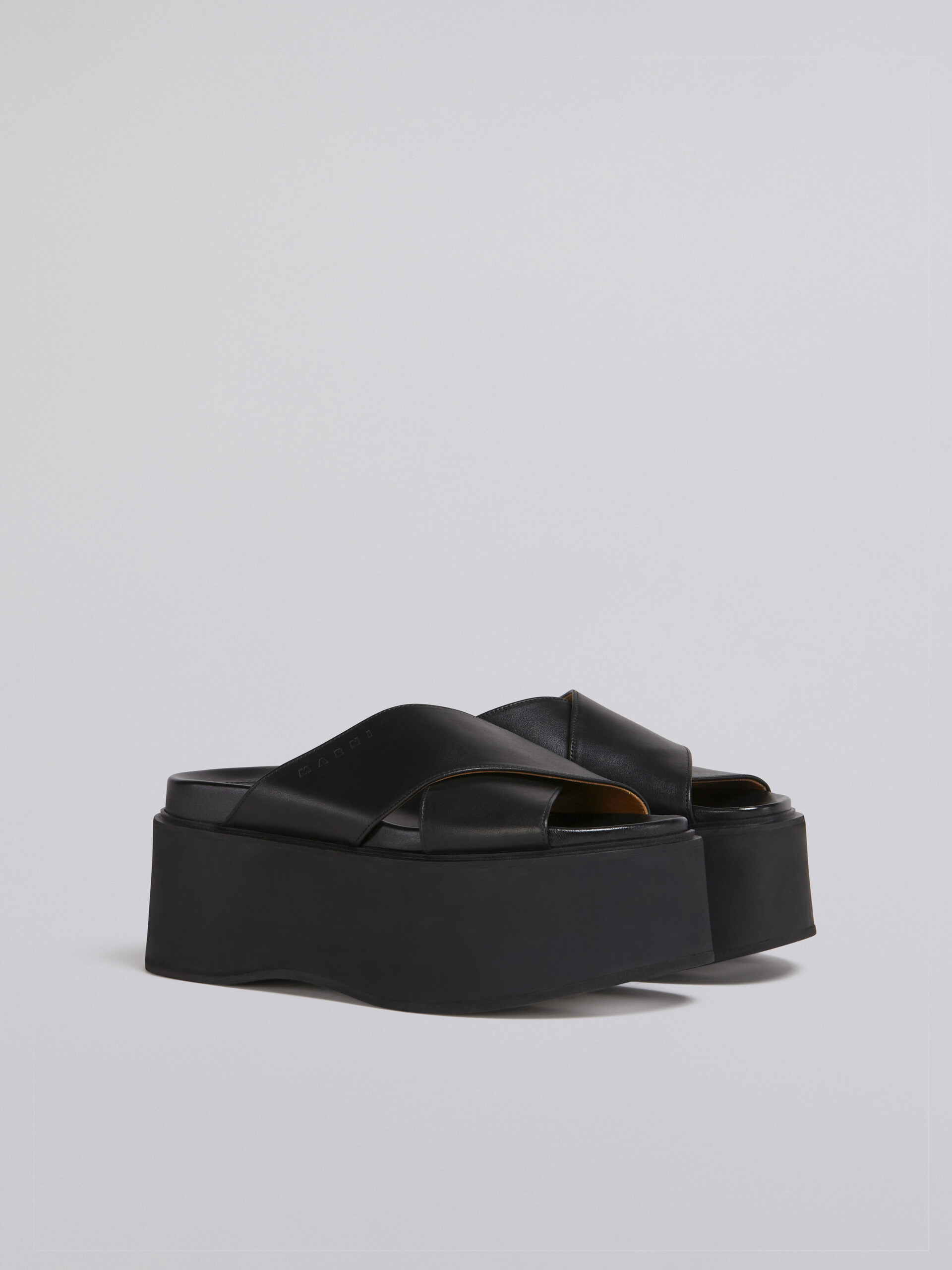 Criss-cross wedge in black calf leather - Sandals - Image 2
