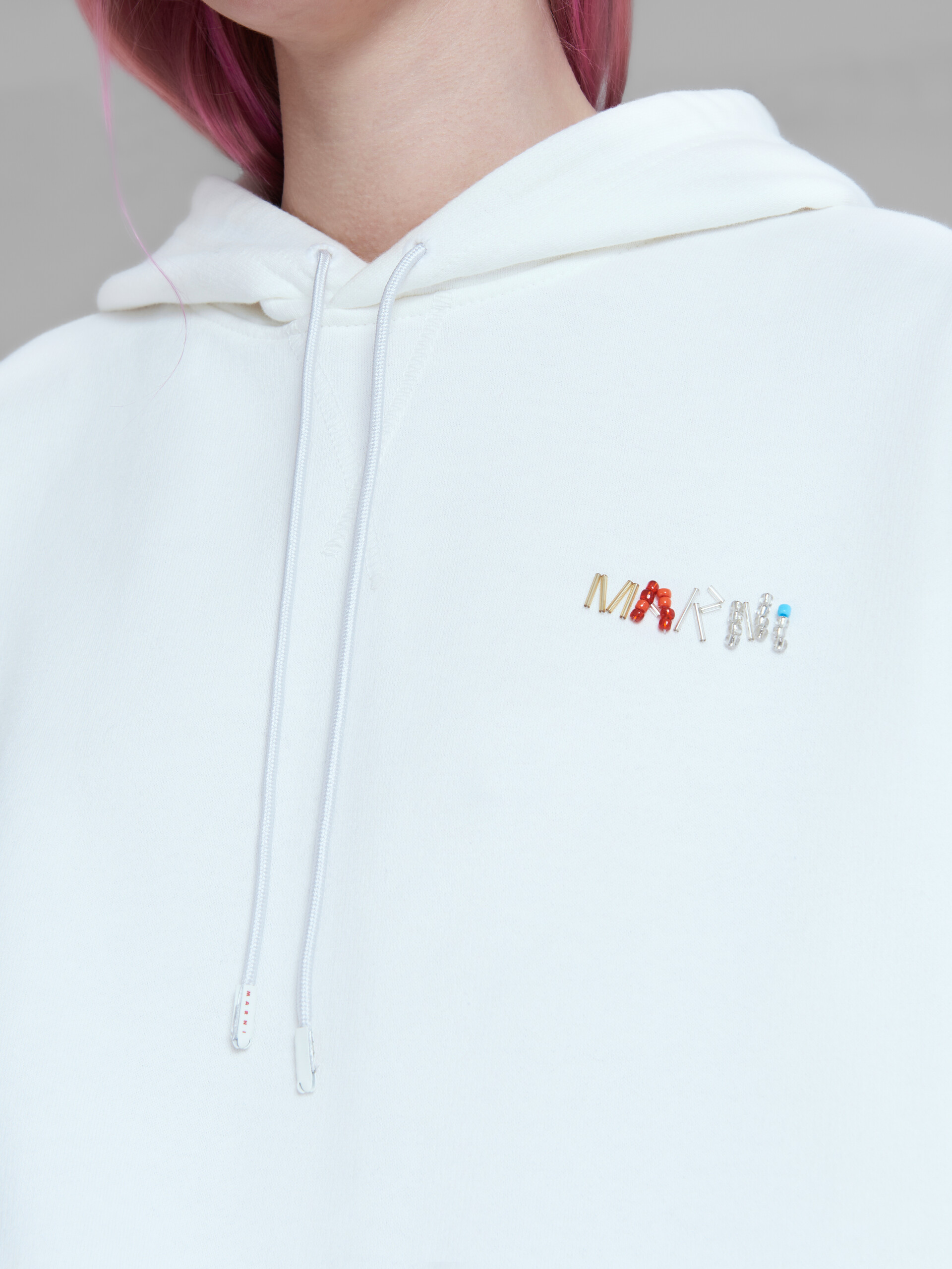 White cropped sweatshirt with beaded Marni logo - Sweaters - Image 4