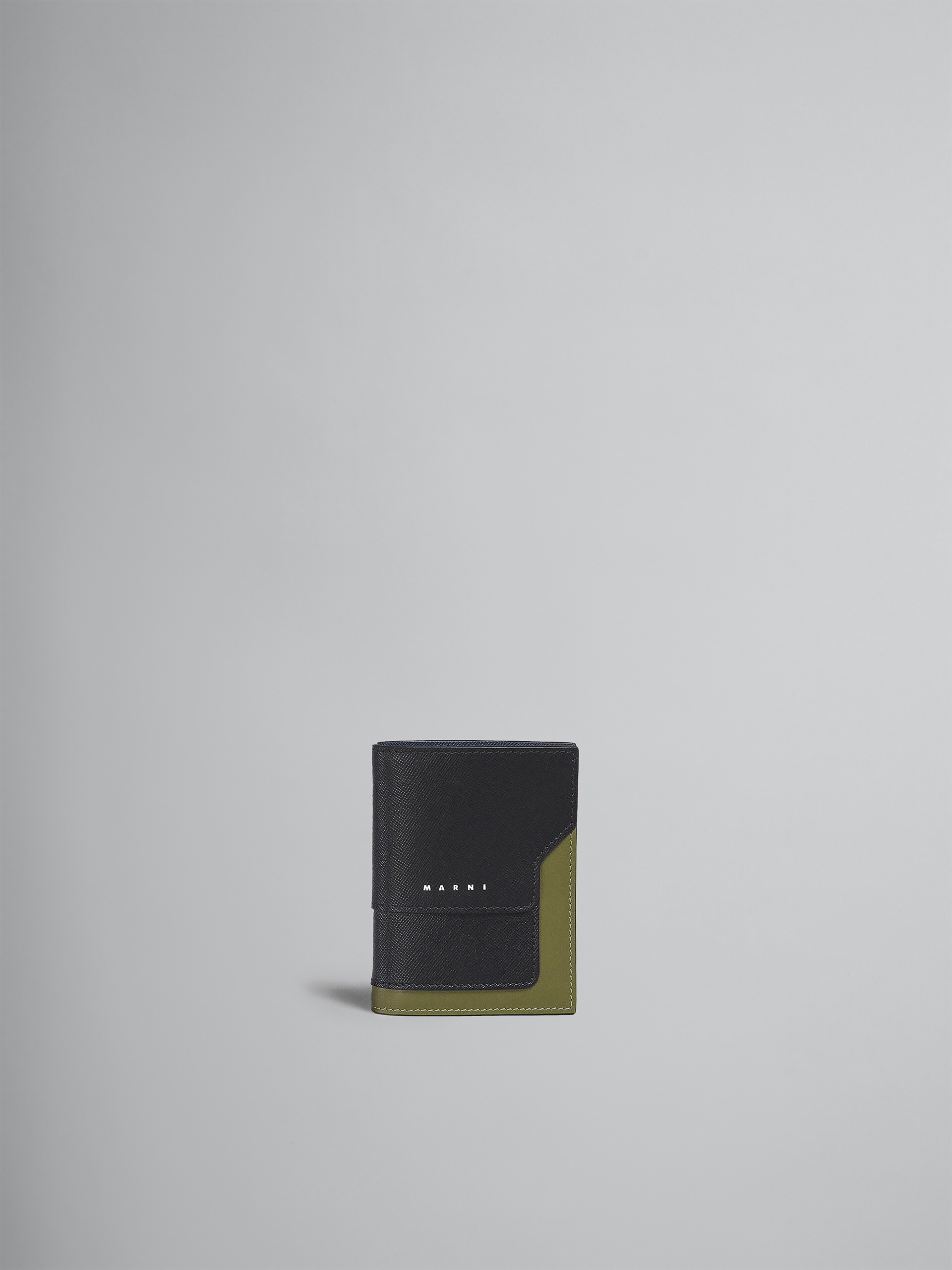 Portafoglio bi-fold in saffiano nero verde e blu - Portafogli - Image 1