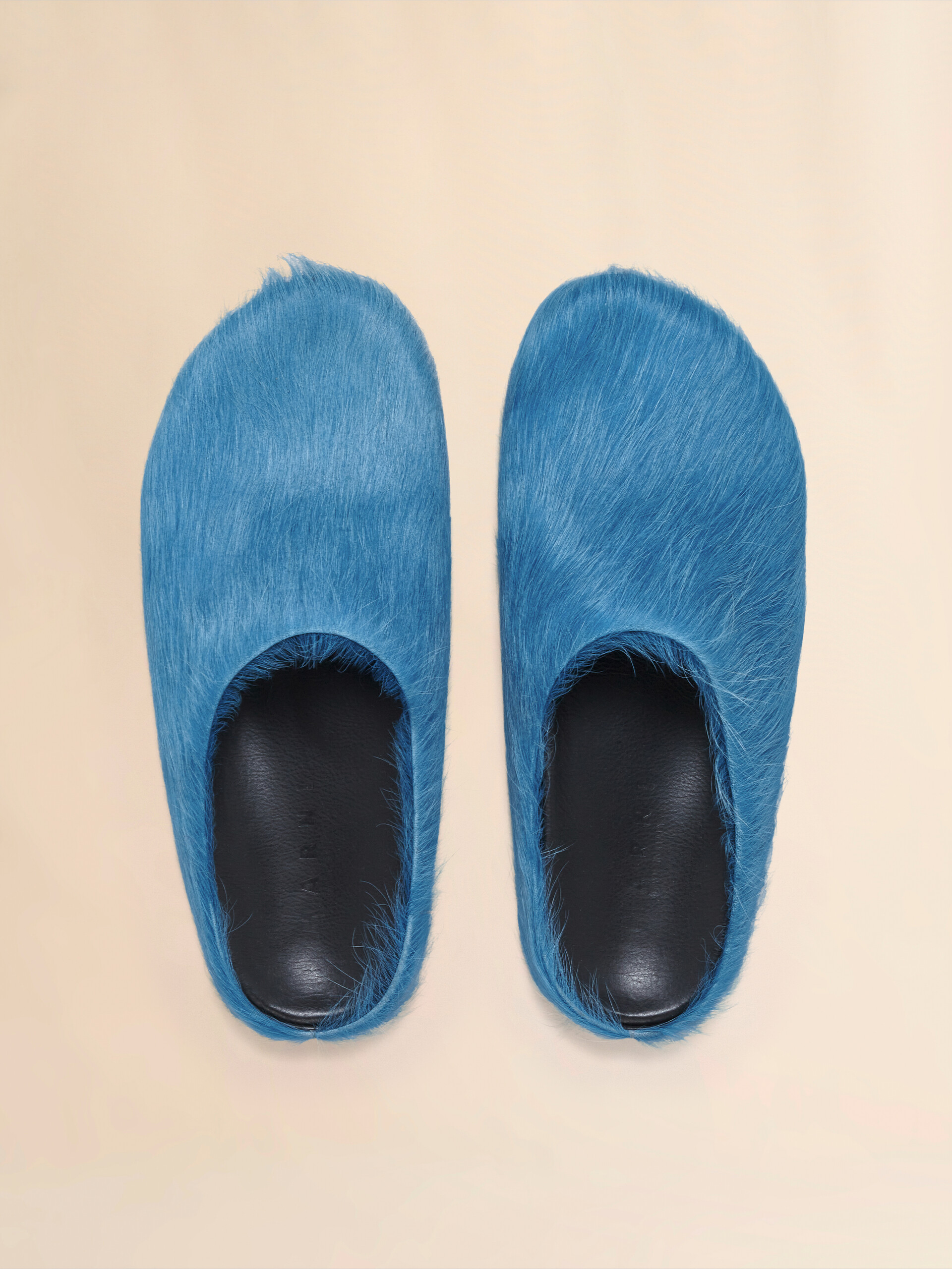 Blue long hair calfskin Fussbett sabot - Clogs - Image 4