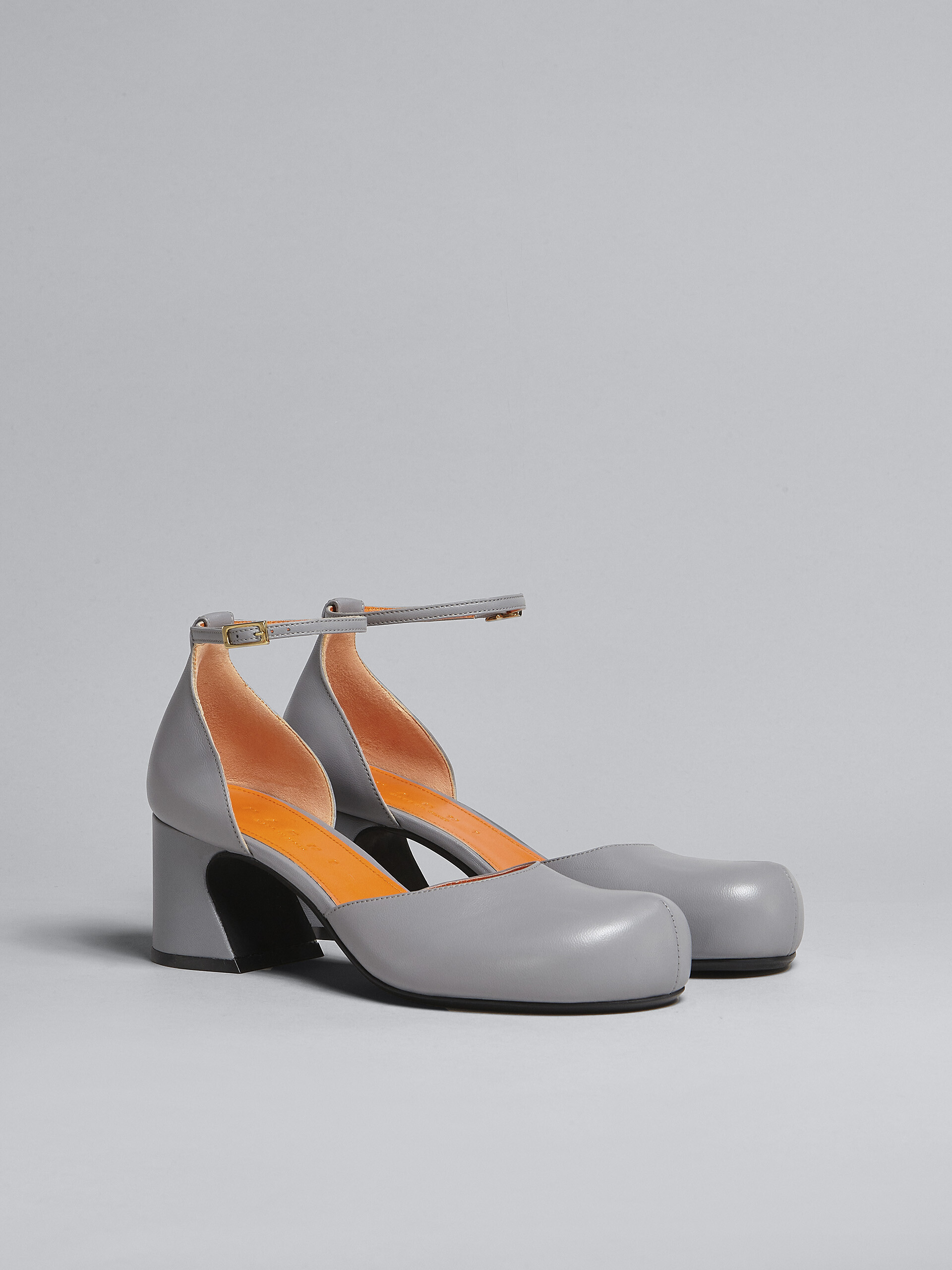 Grey leather Mary Jane pump - Pumps - Image 2