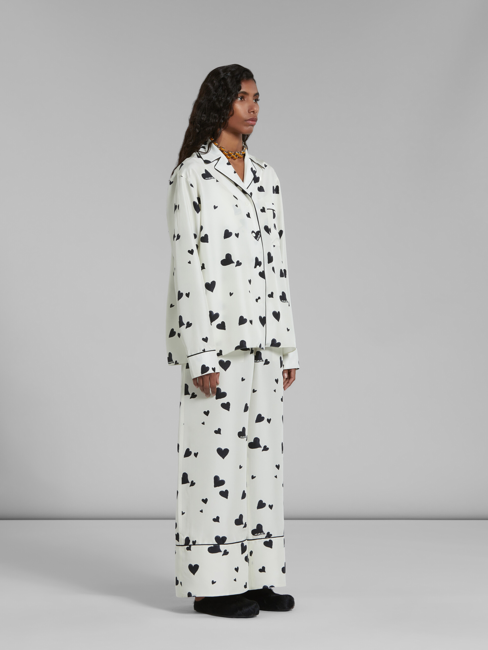 White silk pyjama trousers with Bunch of Hearts print - Pants - Image 5