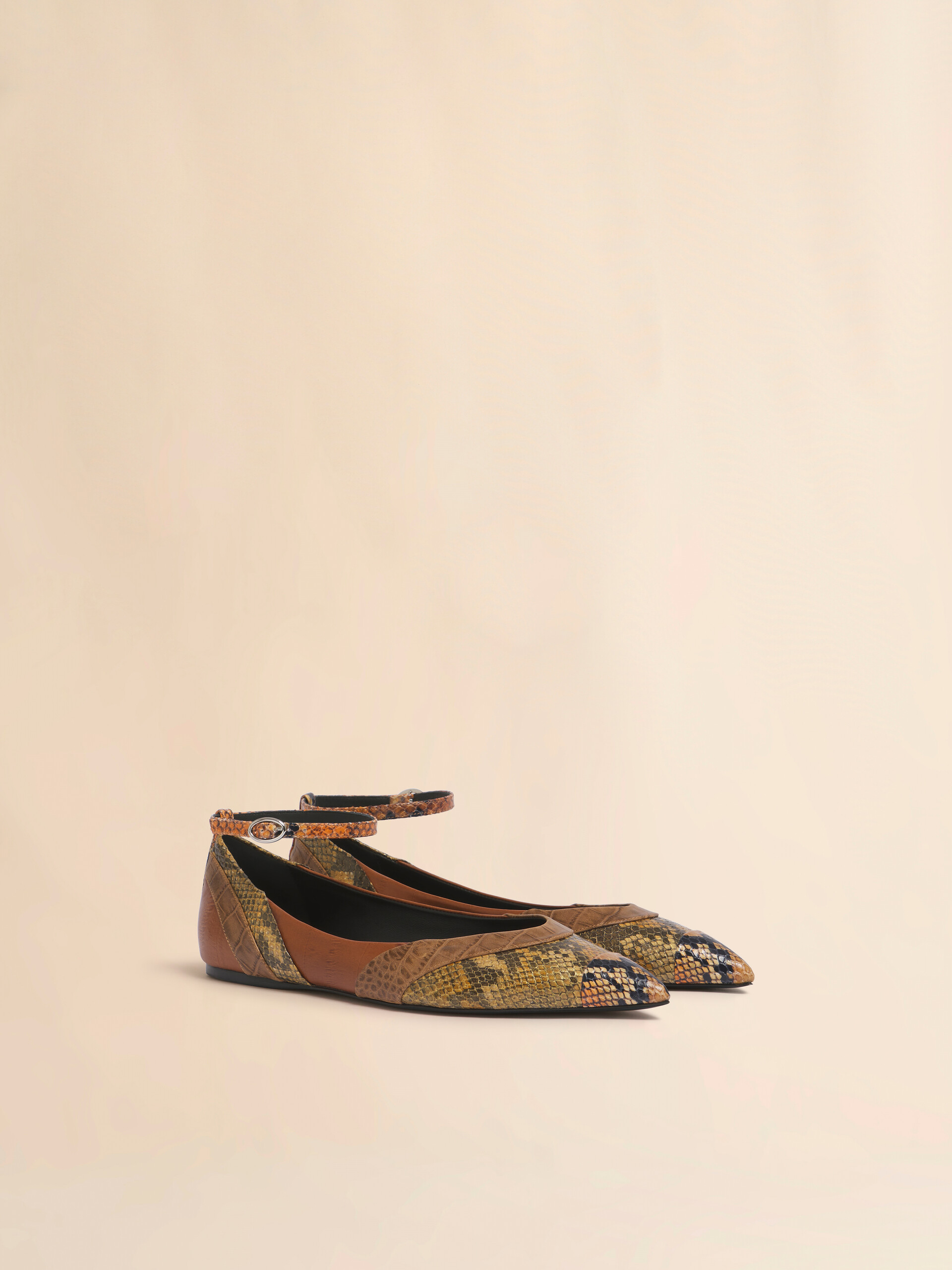 Green leather pointed-toe ballerina - Ballet Shoes - Image 2