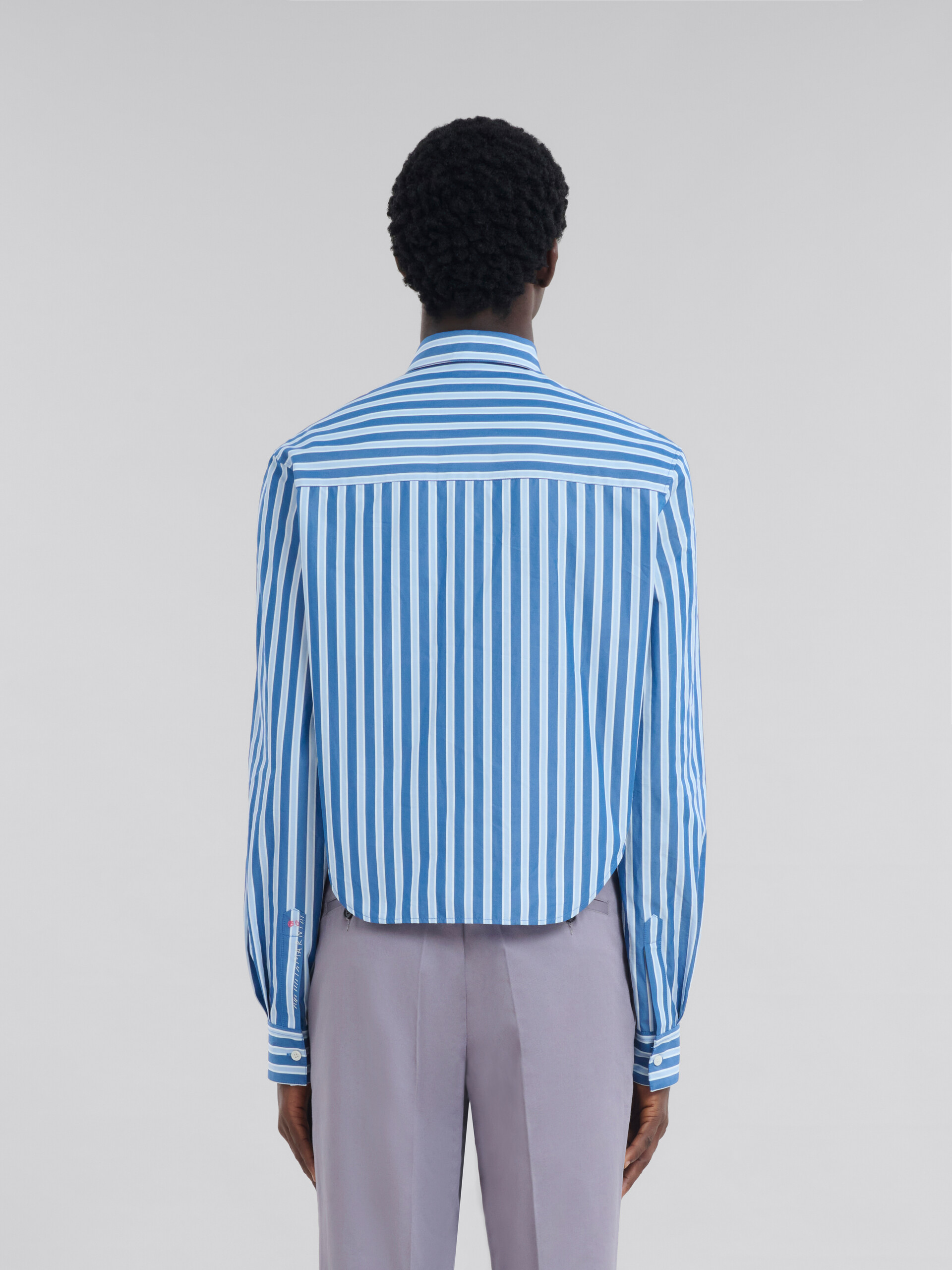 Blue striped organic poplin shirt with cropped hem - Shirts - Image 3