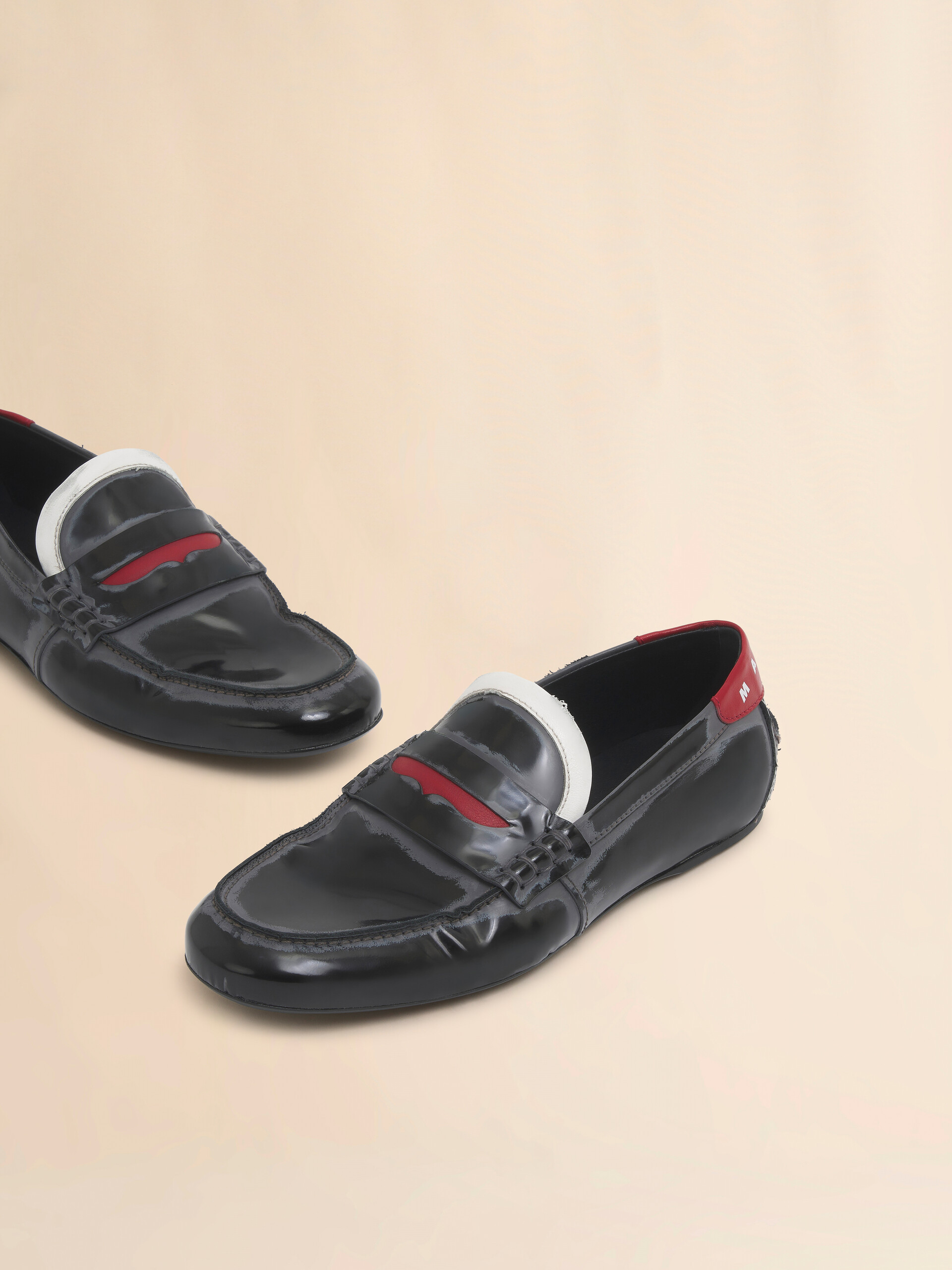 Black leather moccasin with logo tab - Mocassin - Image 5