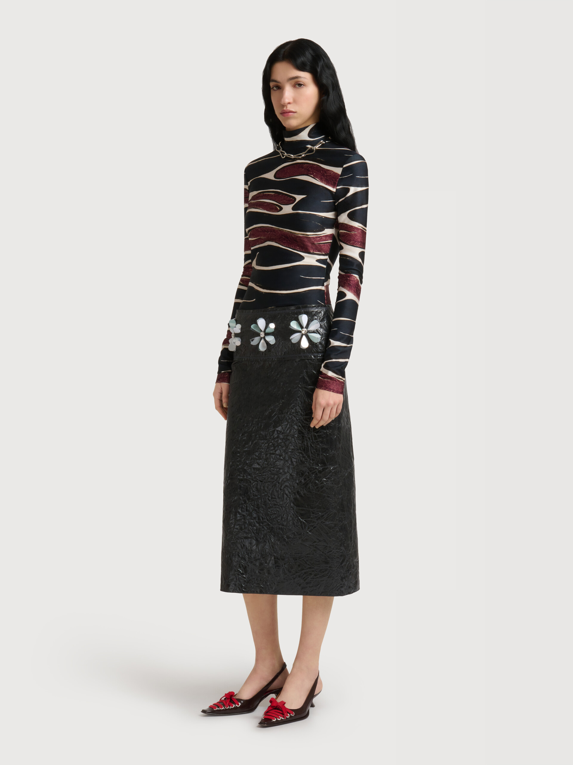 Black crinkled midi skirt with daisy details - Skirts - Image 3