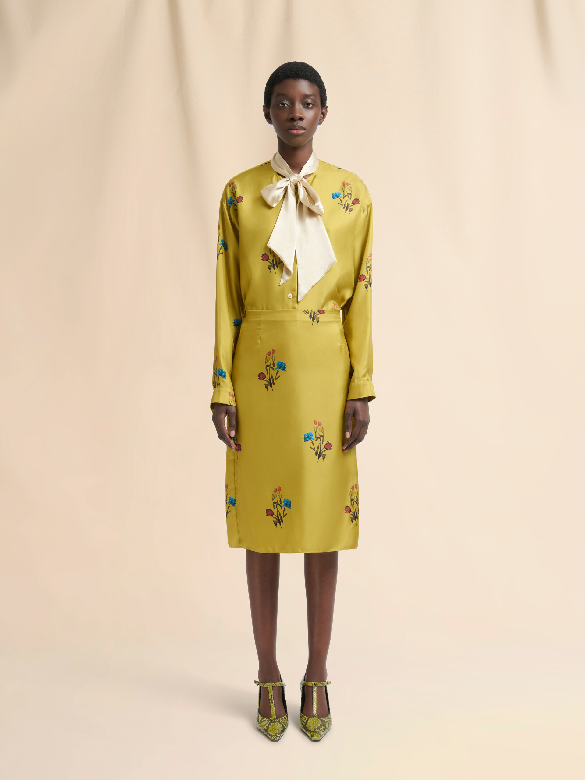 Yellow silk twill skirt with tulip print - Skirts - Image 2