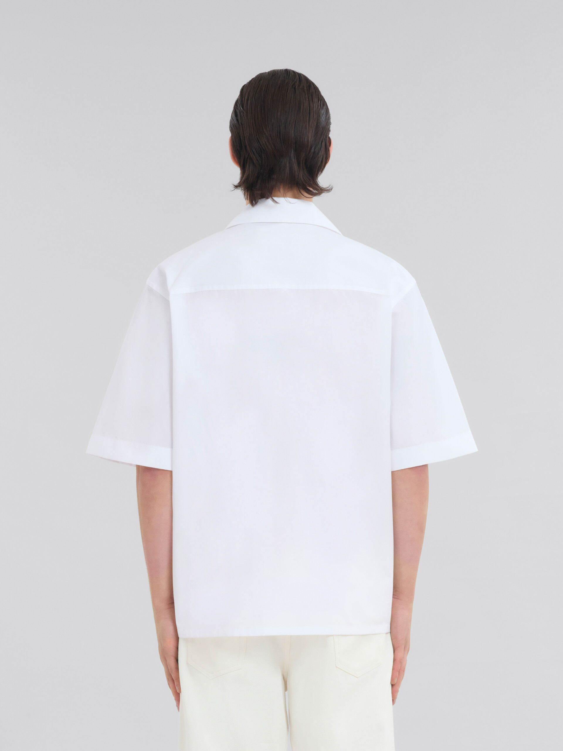 White organic poplin bowling shirt with flower patch - Shirts - Image 3