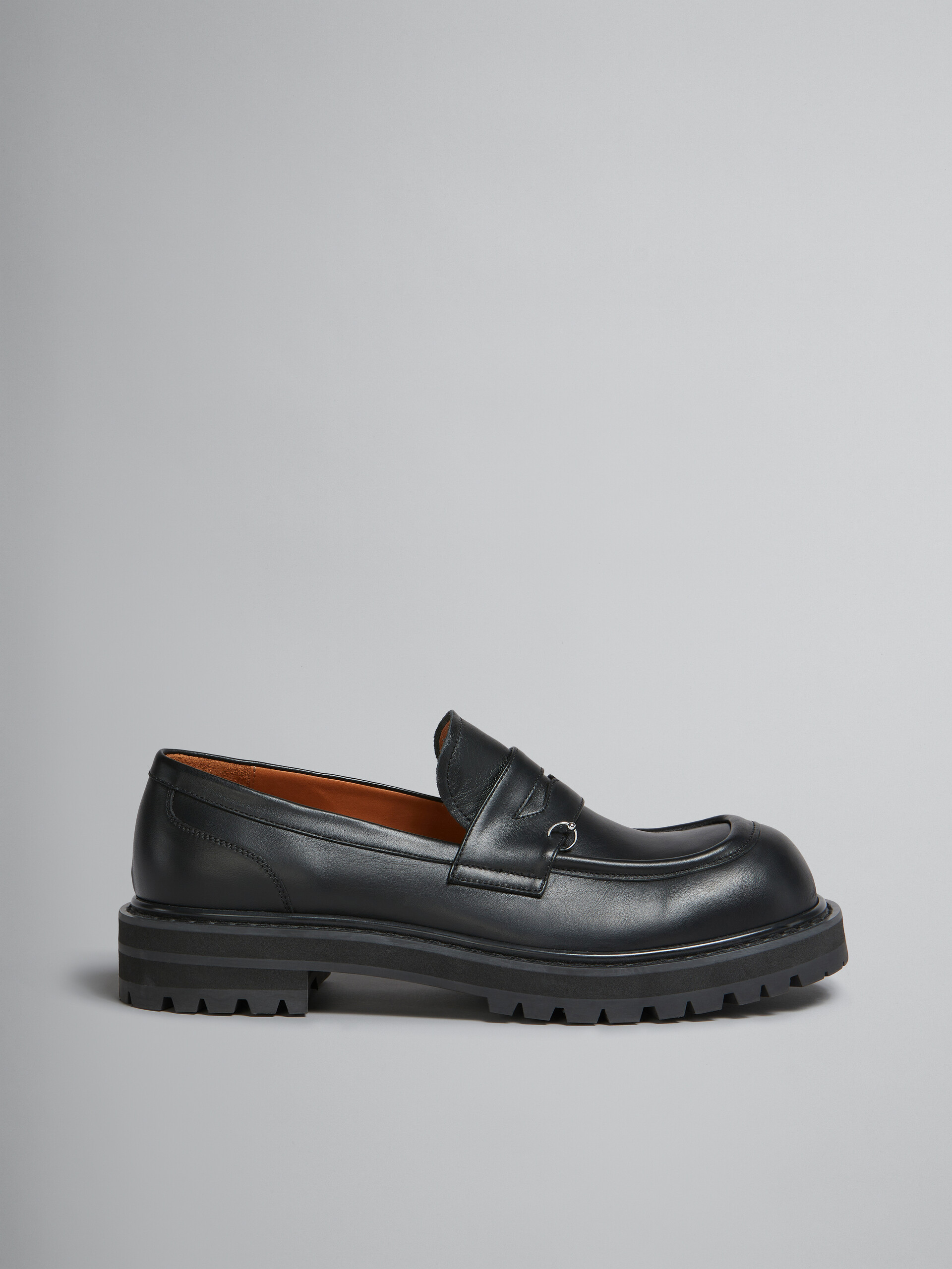 Black leather chunky loafer with piercings - Mocassin - Image 1