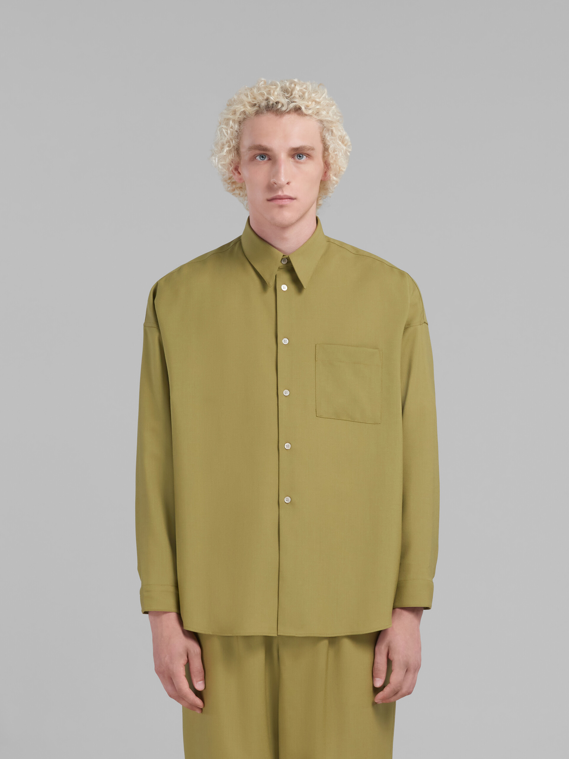 Dunkelblaues langärmeliges Hemd aus Tropenwolle - Hemden - Image 2