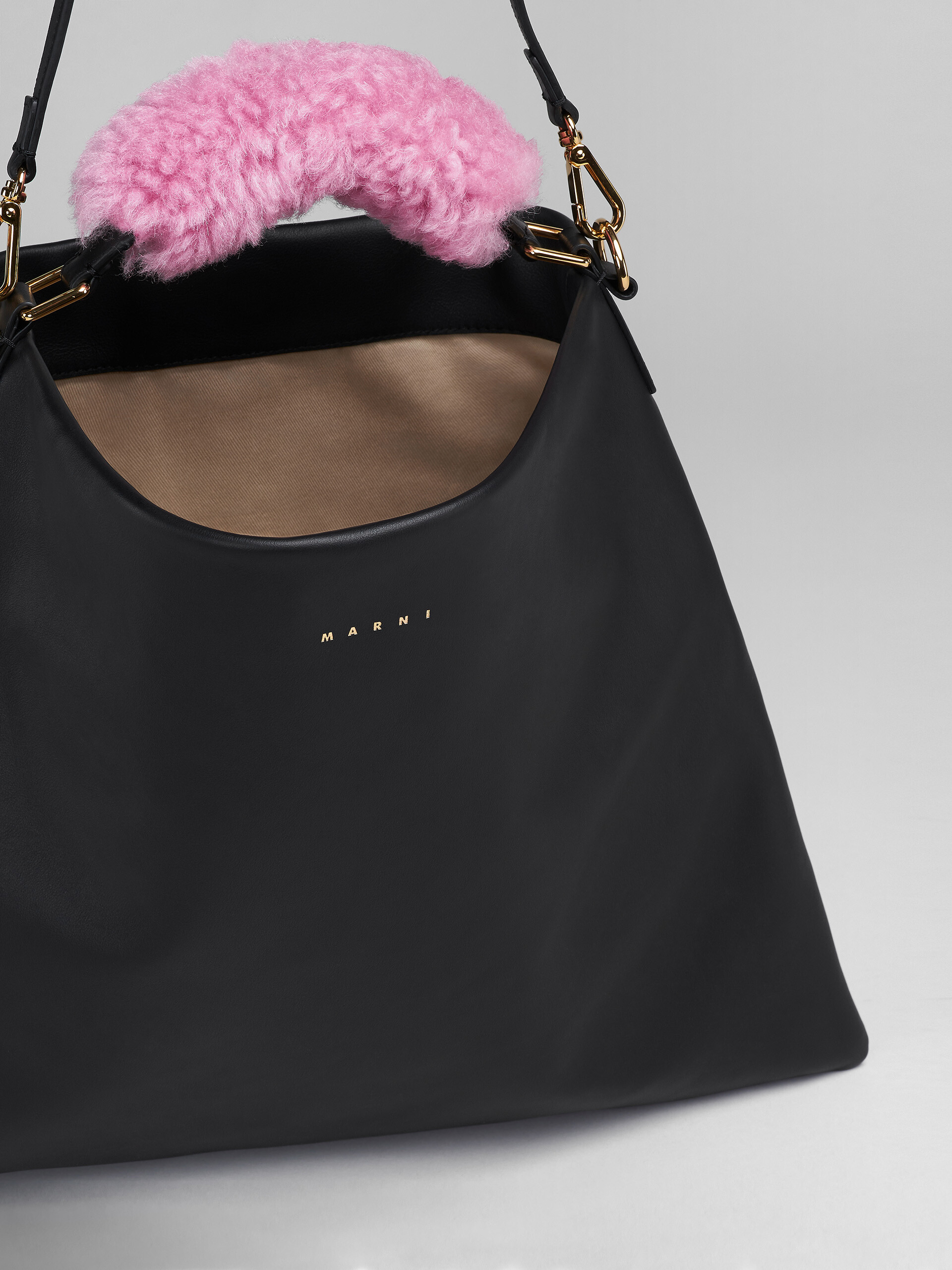 Venice medium bag in black leather - Shoulder Bag - Image 4