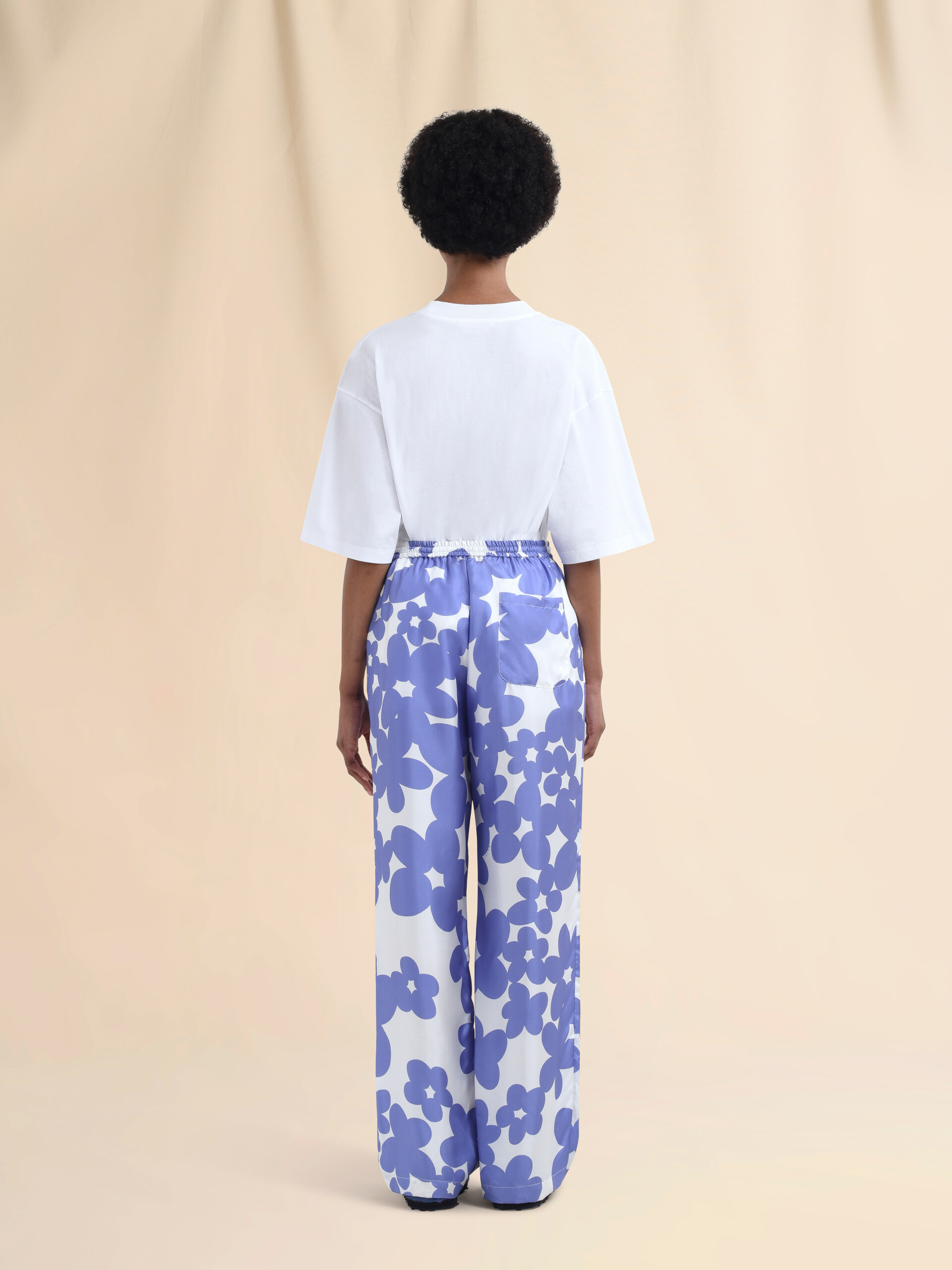 Silk pyjama trousers with white and light blue Dillies print - Pants - Image 3