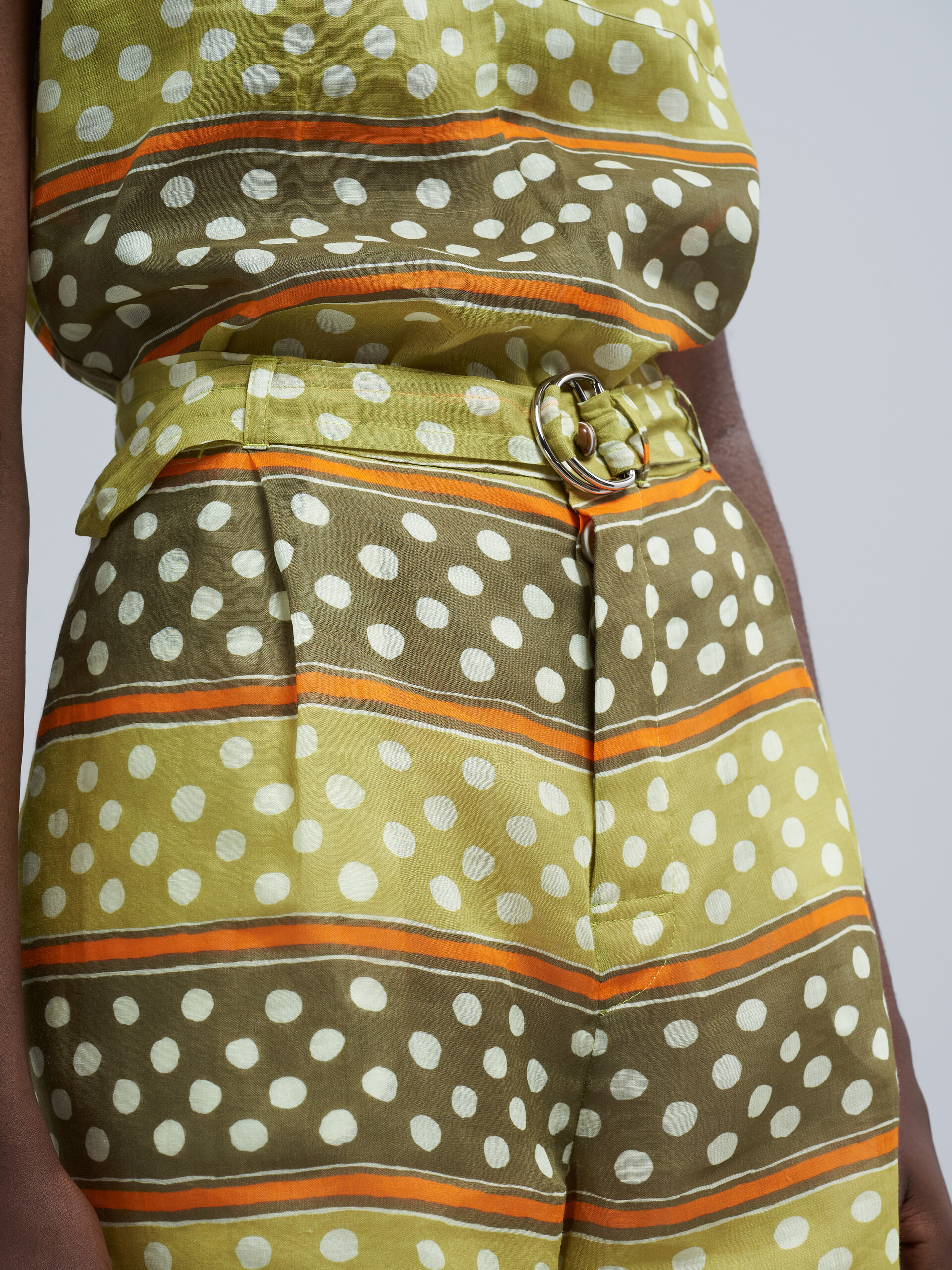 Bermuda-Shorts aus Ramie mit Dot & Stripe-Print - Hosen - Image 4