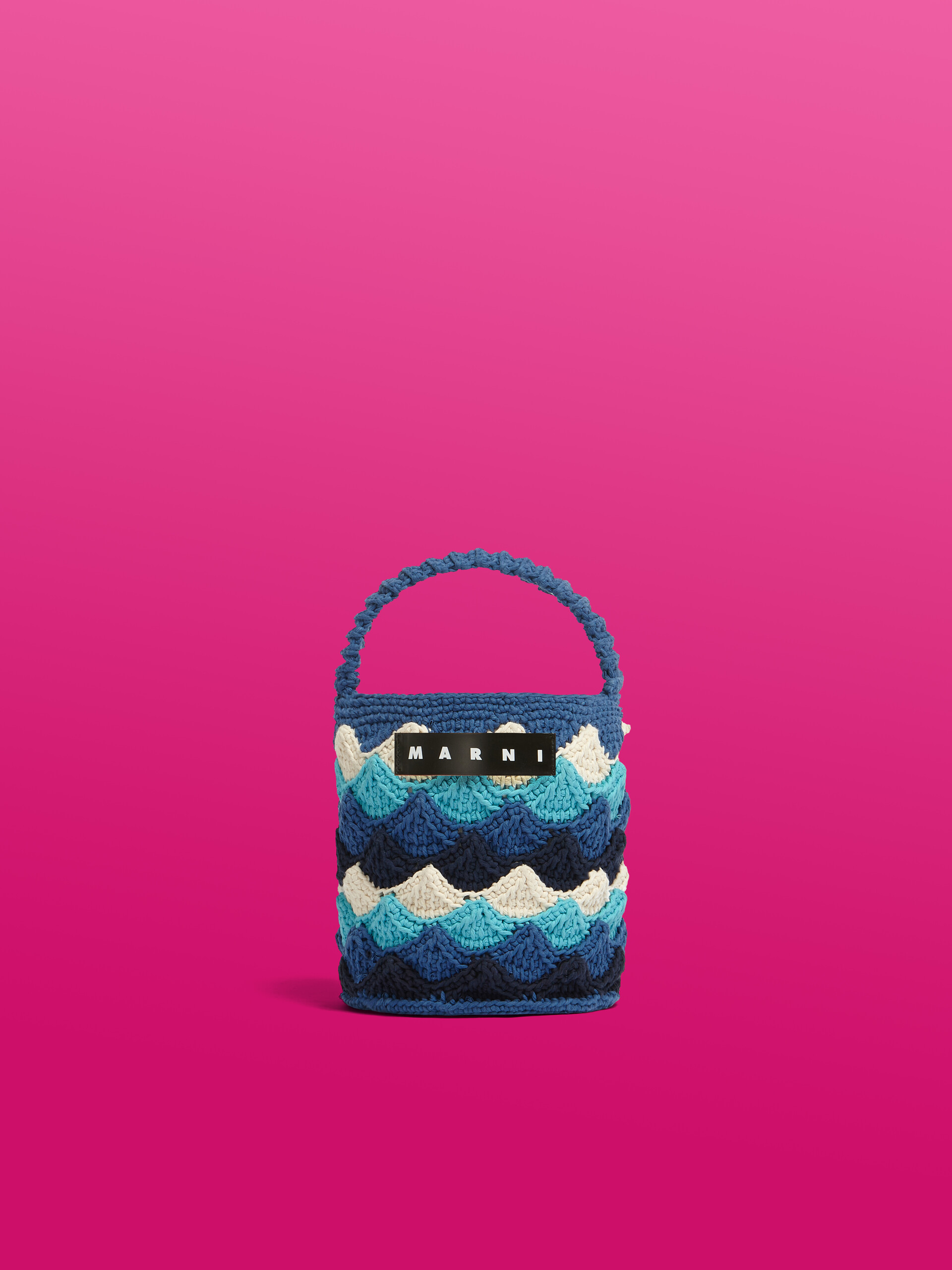 イリュージョンブルー