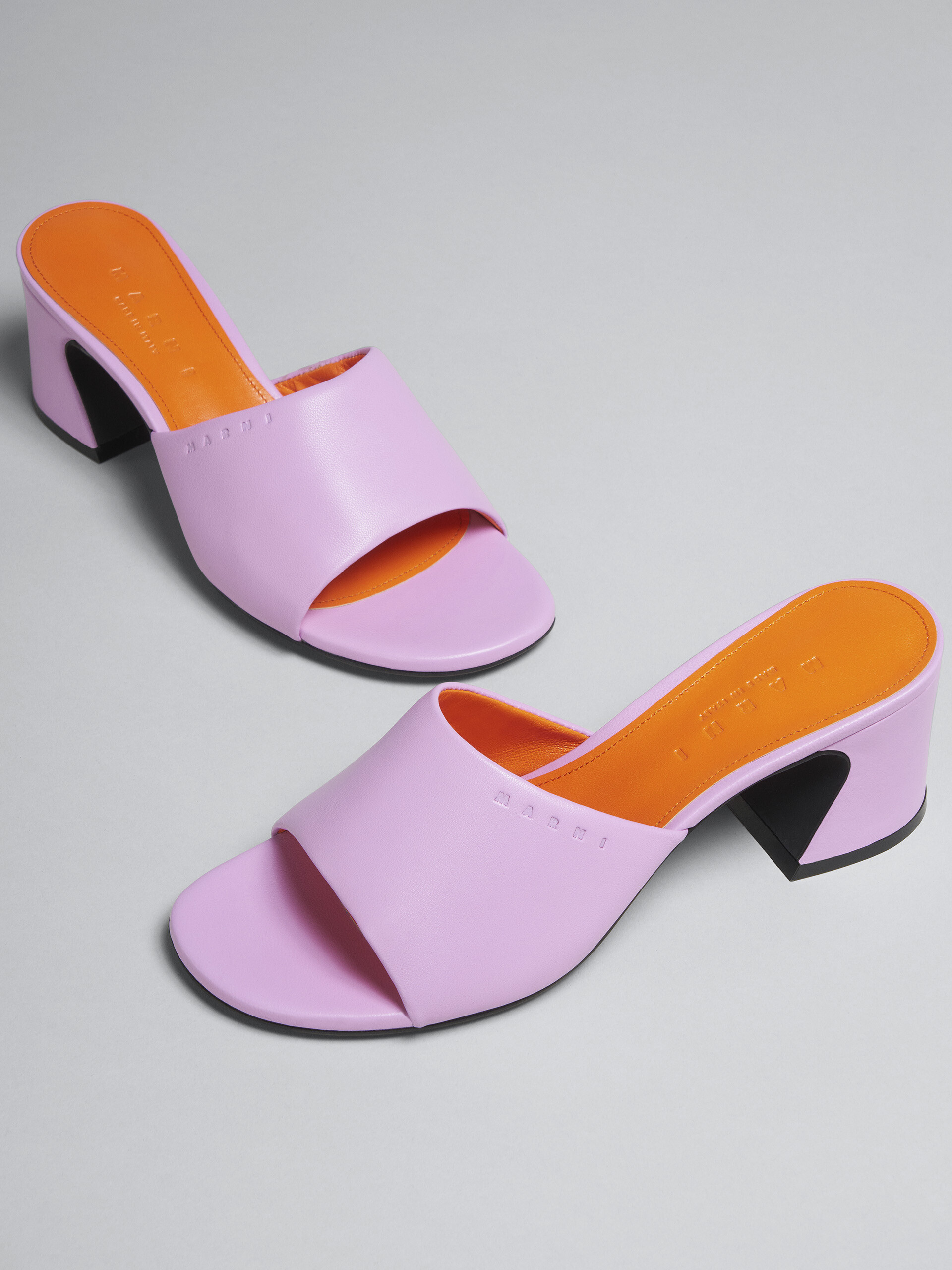 핑크 가죽 샌들 - Sandals - Image 5