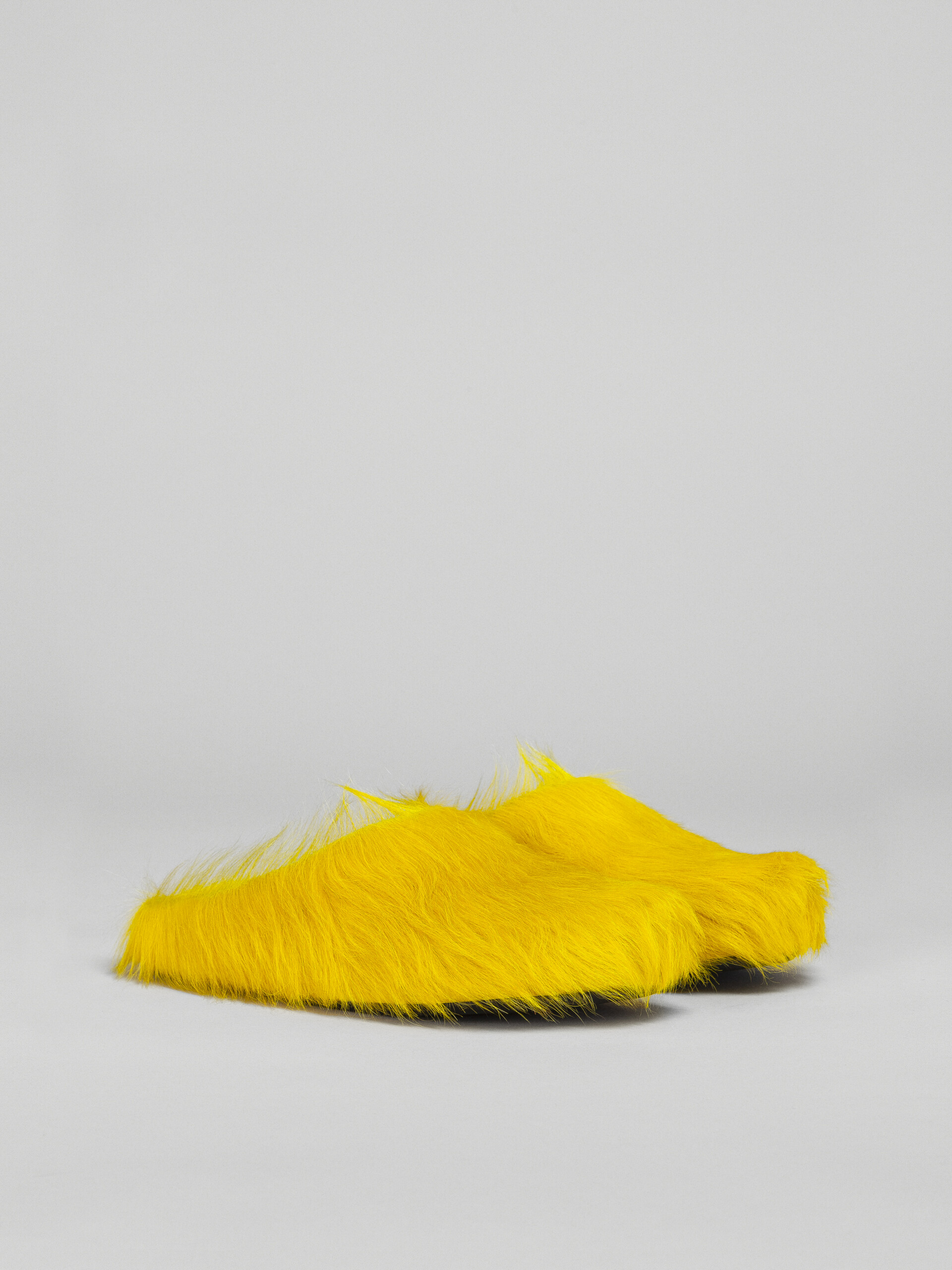 Sabot fussbett en cuir effet poulain à poils longs jaune - Sabots - Image 2
