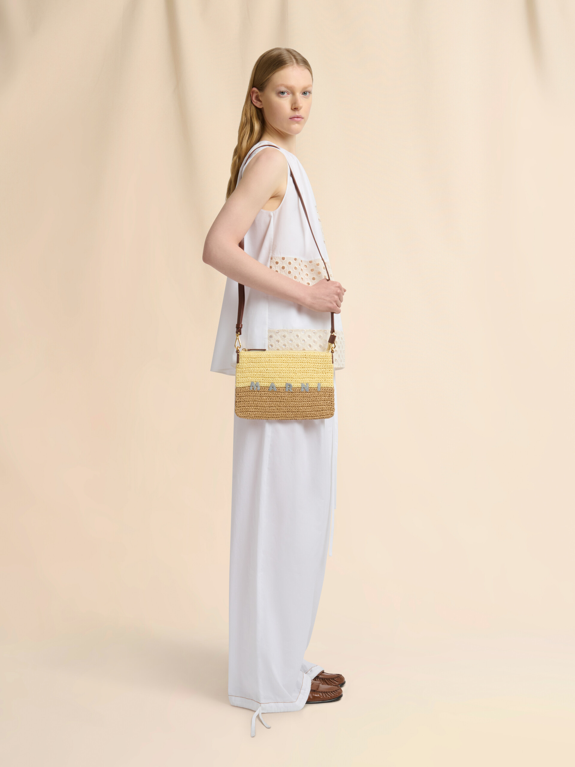 Yellow and brown paper raffia Seaside pouch - Pochettes - Image 2