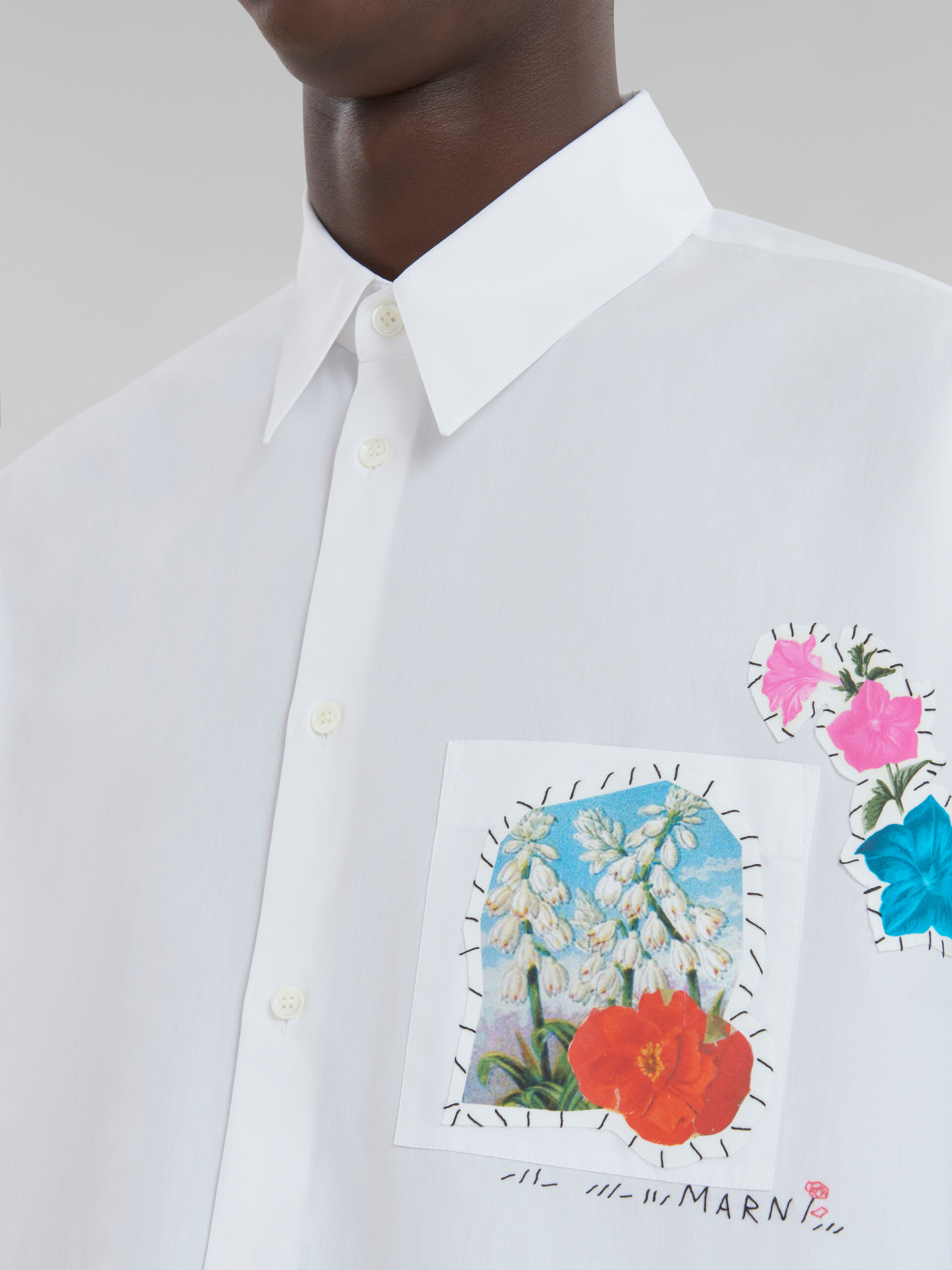 White organic poplin shirt with flower patches - Shirts - Image 4
