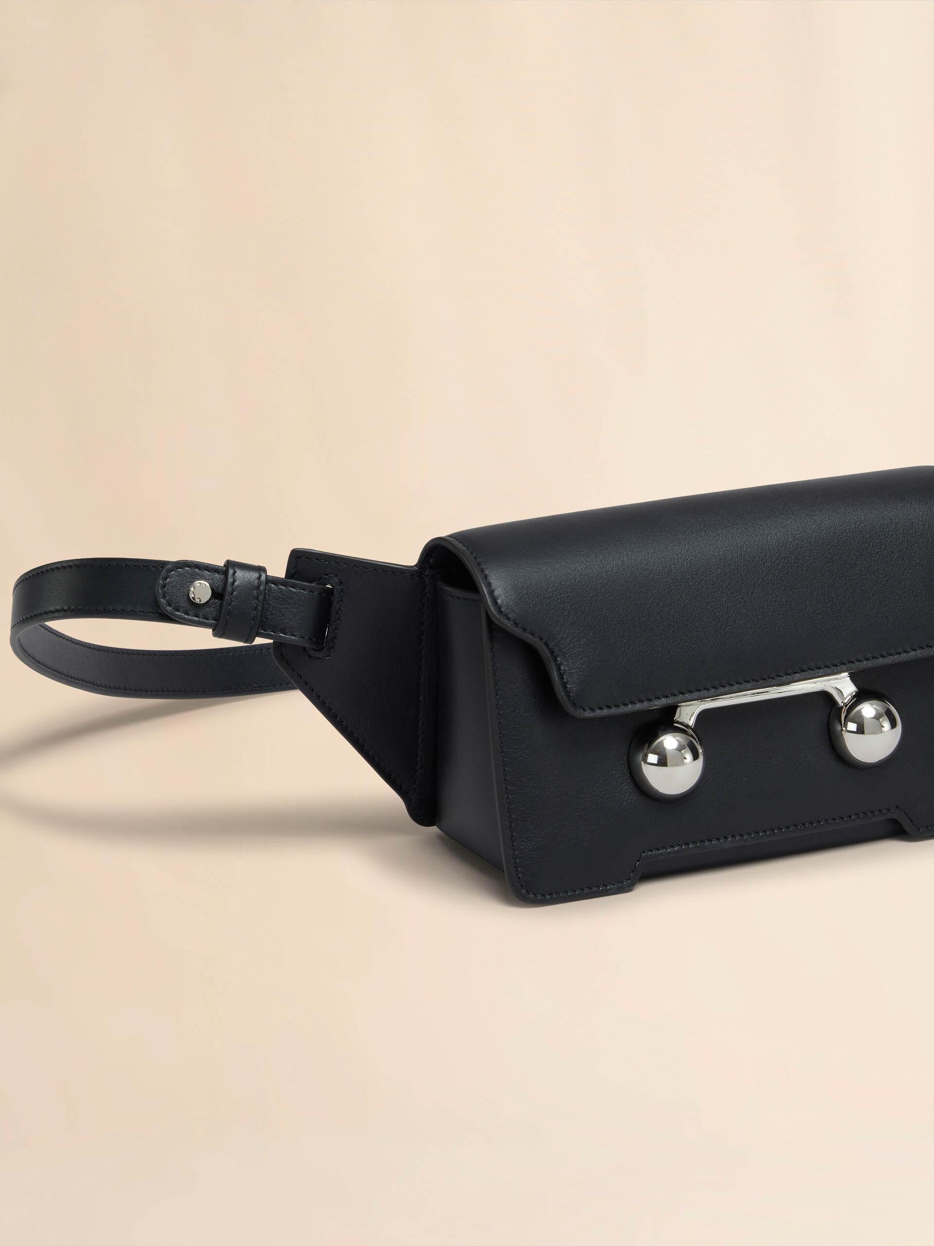 Borsa a tracolla Trunkaroo in pelle blu scuro - Marsupi - Image 4