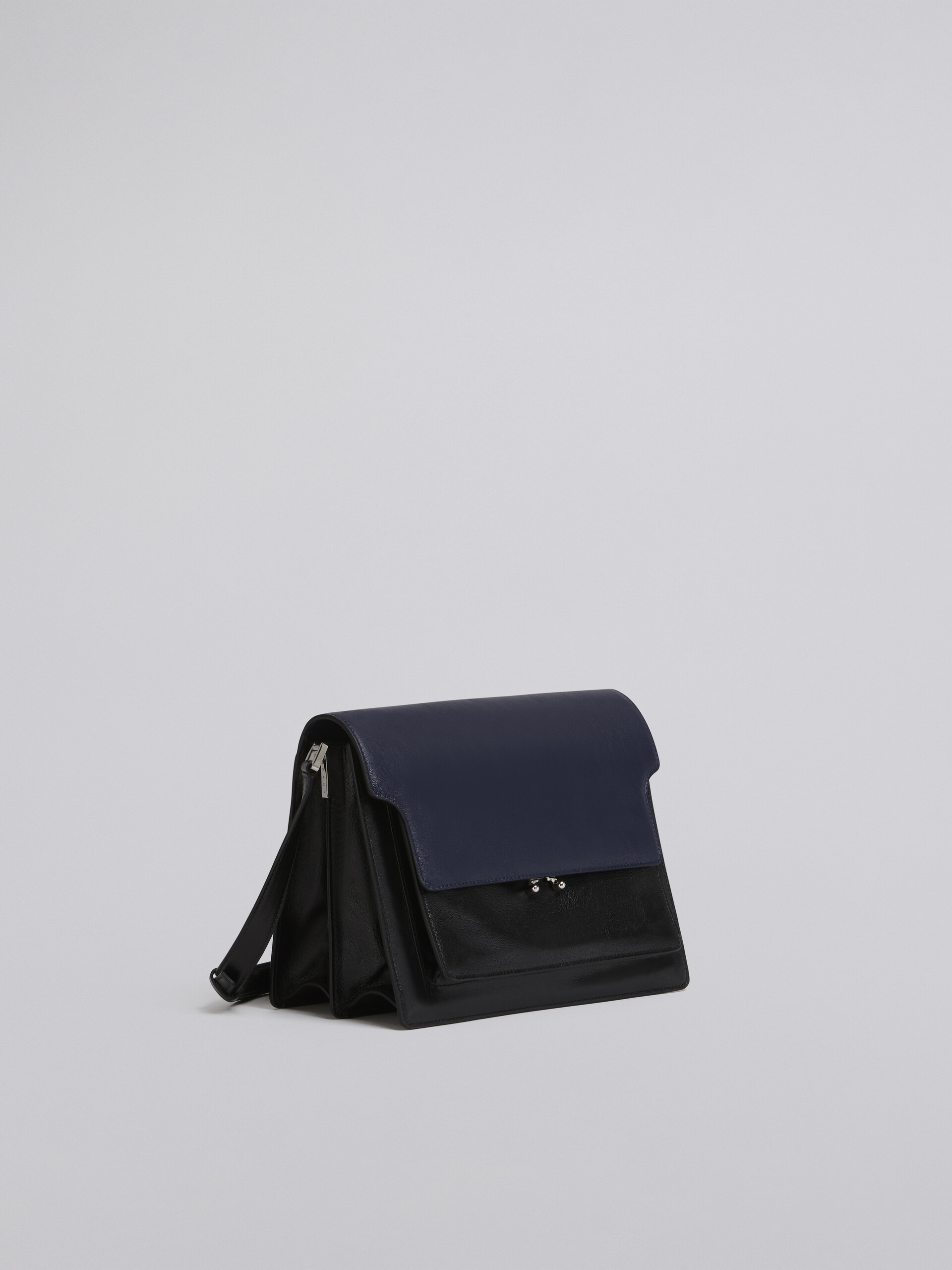TRUNK SOFT large bag in blue and black leather - Shoulder Bag - Image 6