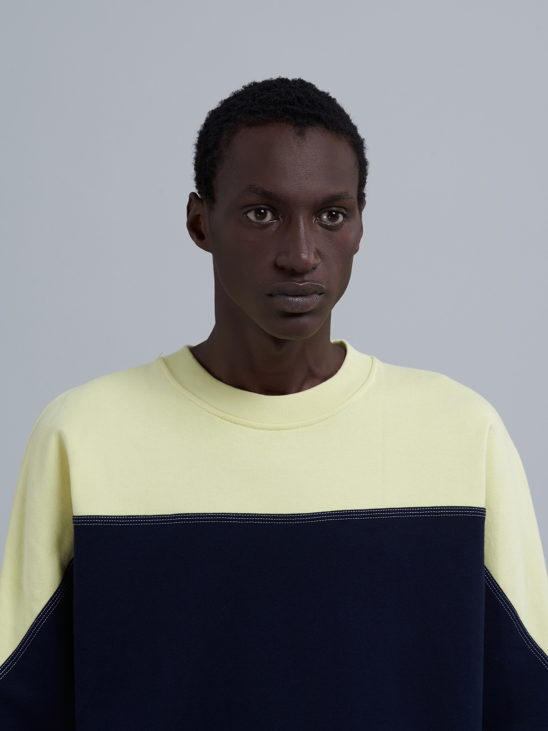 Colourblock-Sweatshirt aus Loopback-Jersey - Strickwaren - Image 4