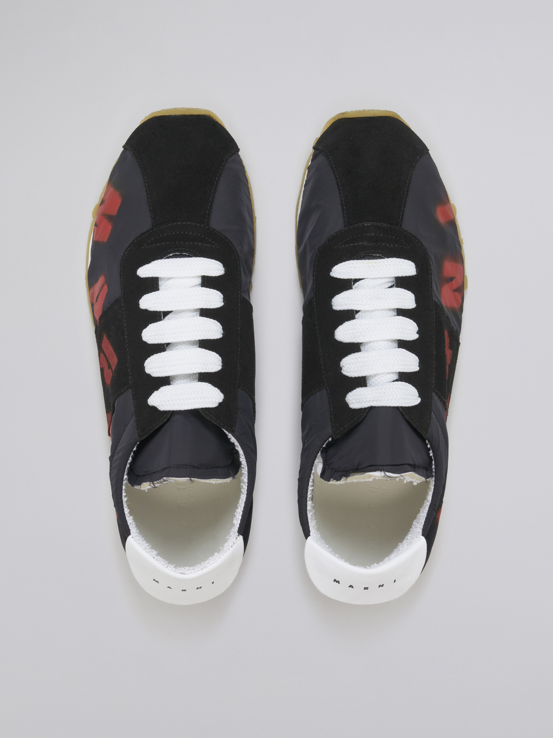 Sneaker in poliammide nero con logo Marni aerografato - Sneakers - Image 4