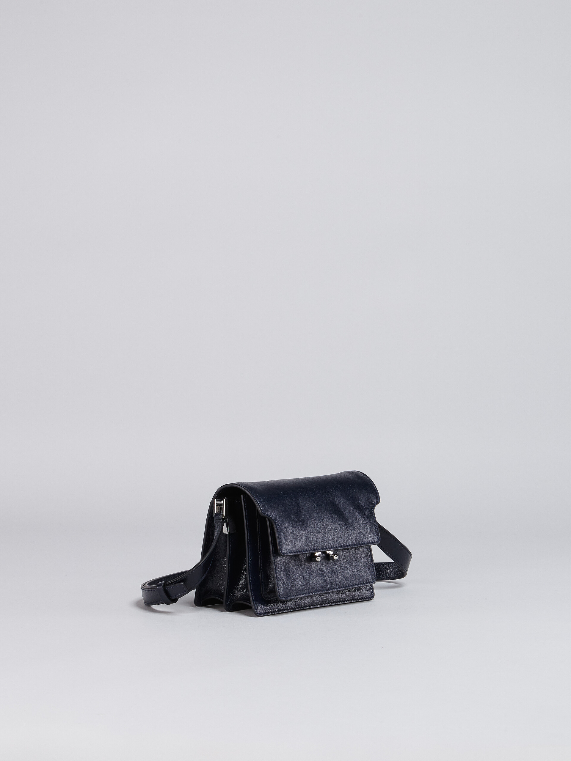 TRUNK SOFT bag mini in pelle blu - Borse a spalla - Image 5