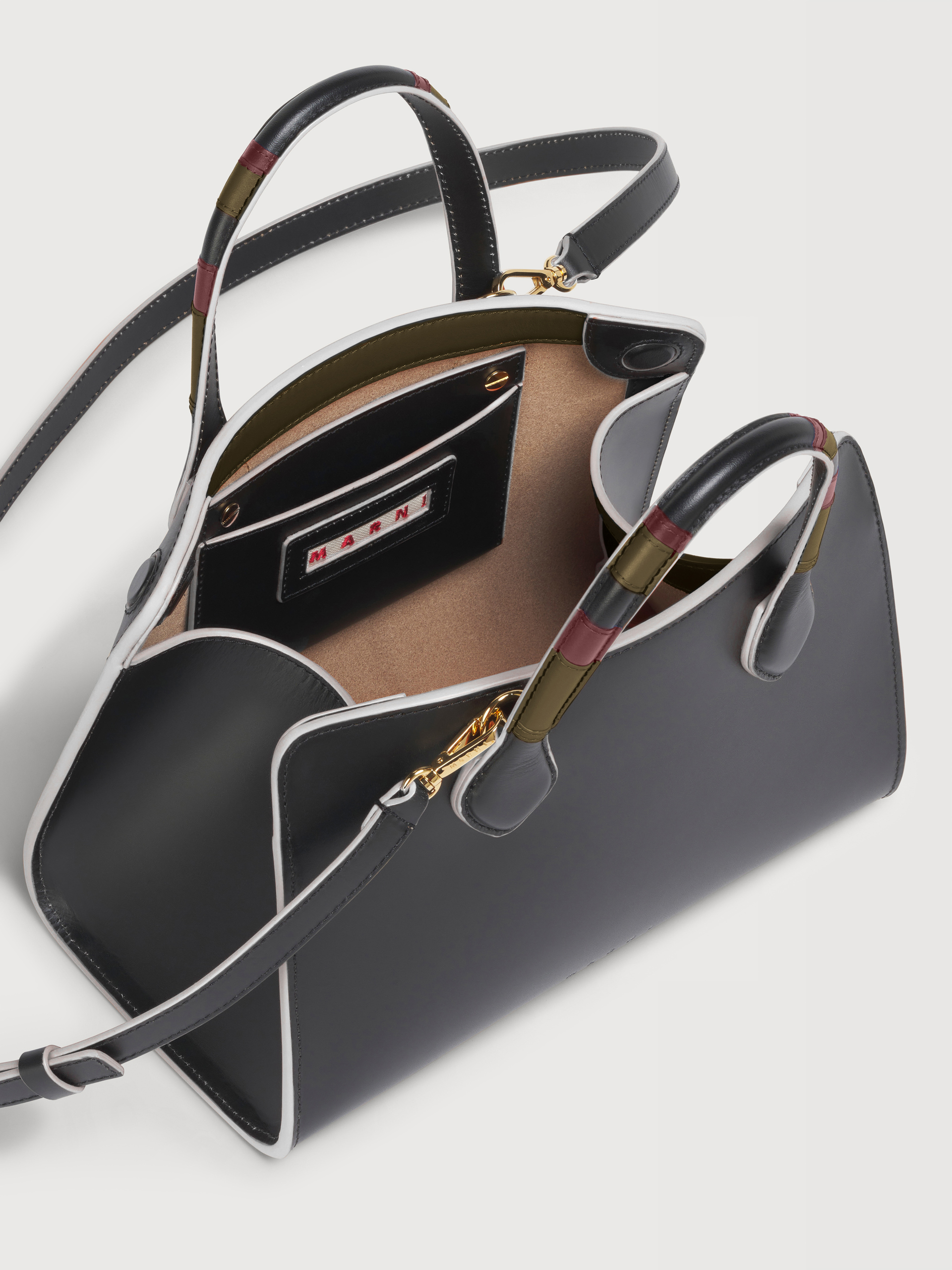 Black leather Overlap small handbag - Handbags - Image 3