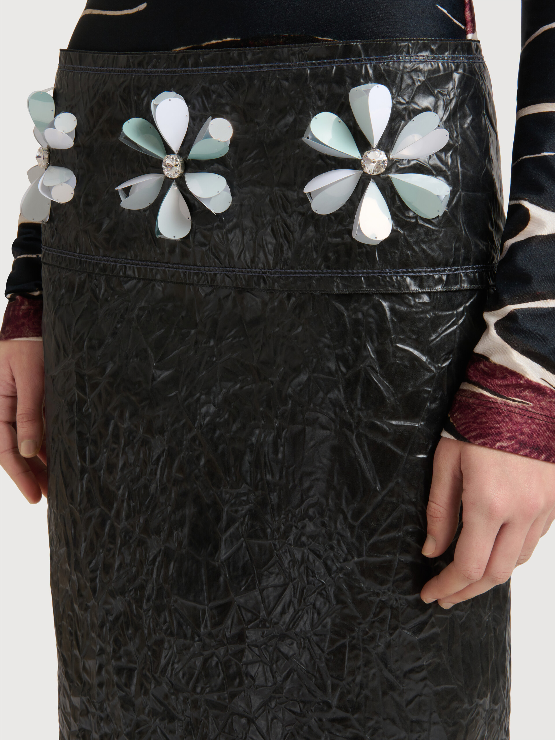 Black crinkled midi skirt with daisy details - Skirts - Image 5
