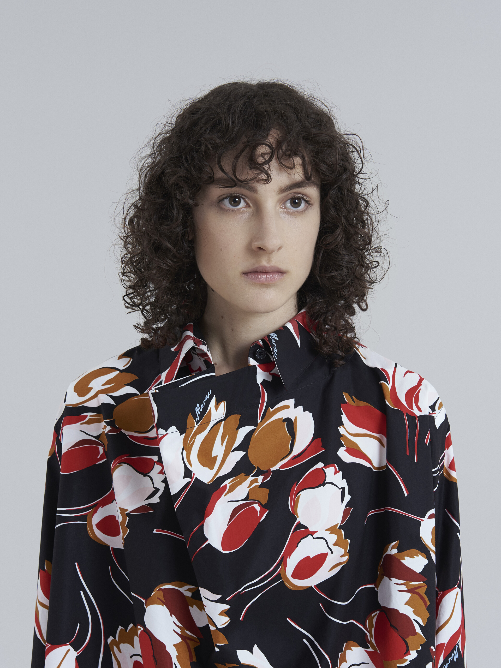 Windblown print cotton poplin shirt with draped collar - Shirts - Image 4