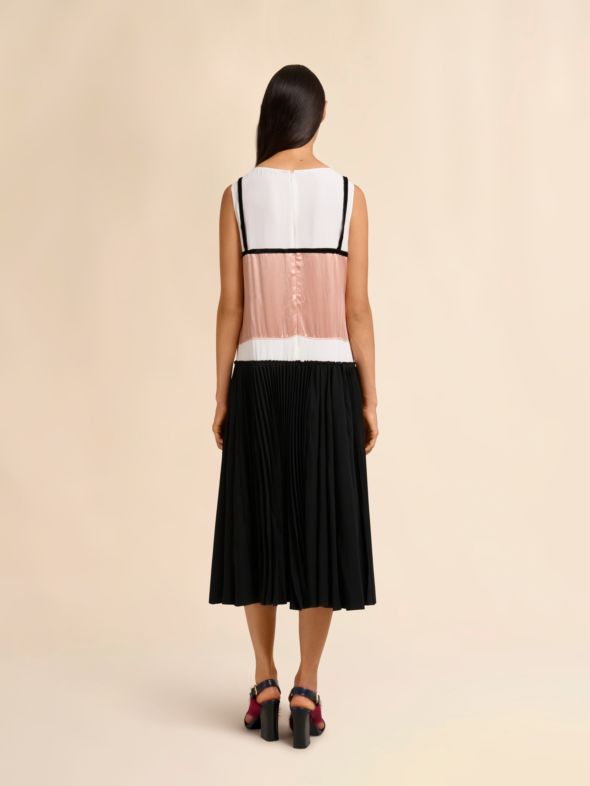 Pink and black satin dress with bow - Dresses - Image 3