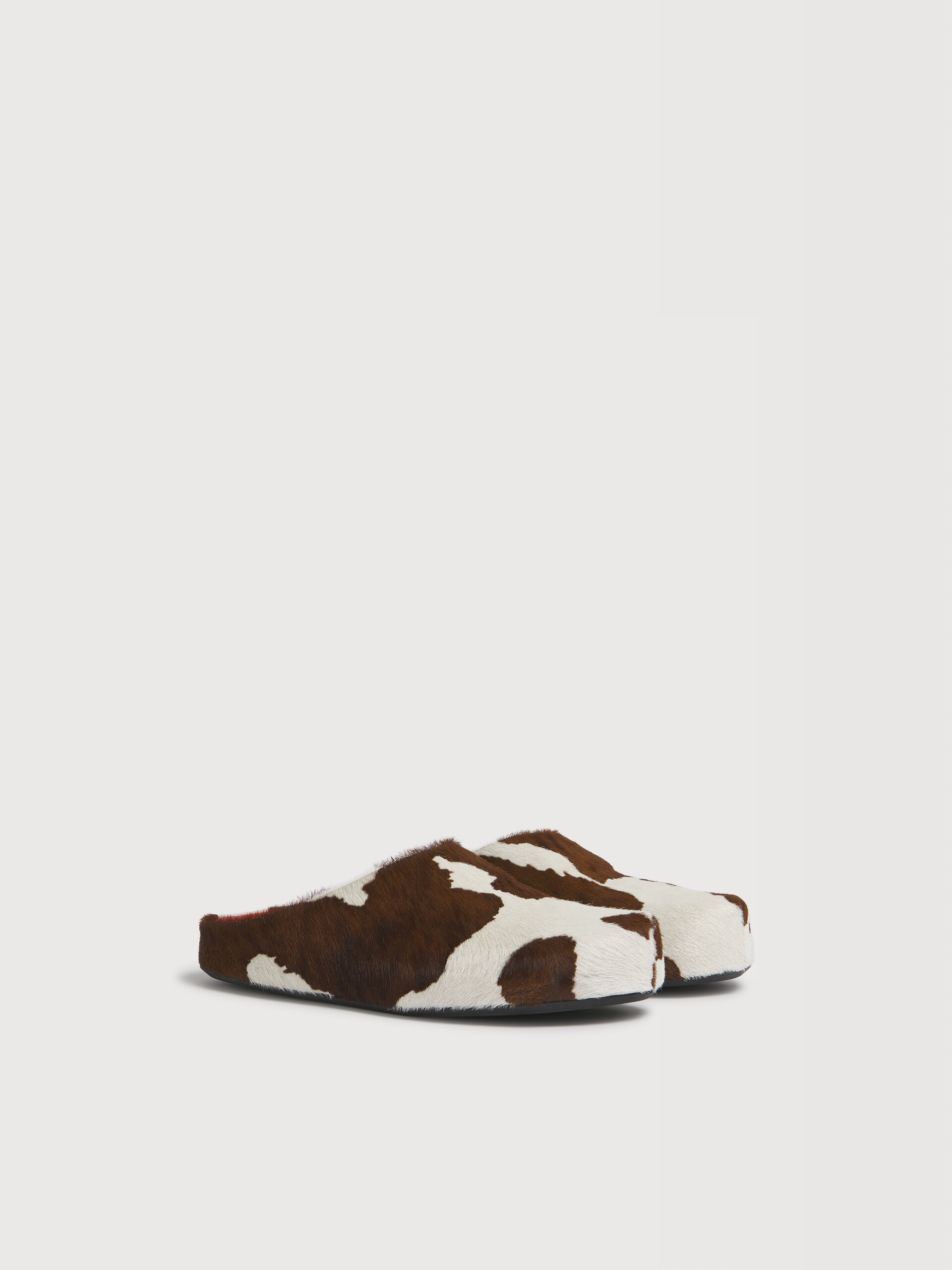 White and brown cow-print ponyhair Fussbett sabot - Clogs - Image 2