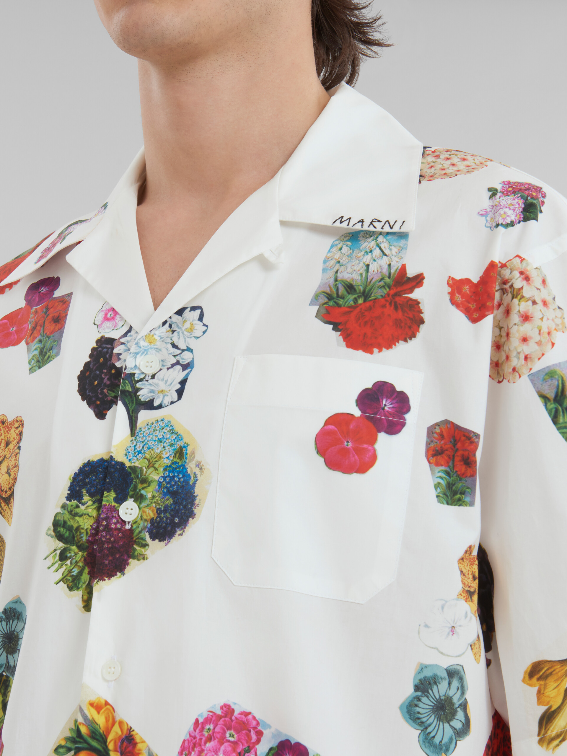 Camisa de bolos blanca de popelina con estampado de flores - Camisas - Image 5