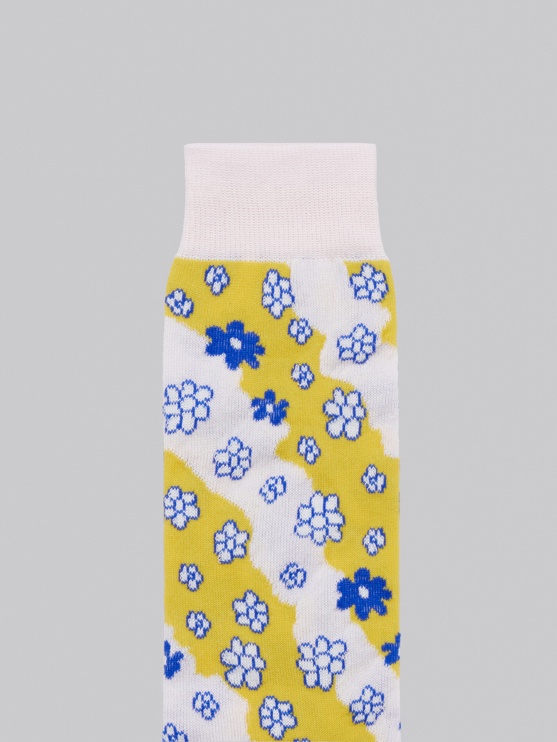 Pink cotton and nylon socks with stripy flower motif - Socks - Image 3