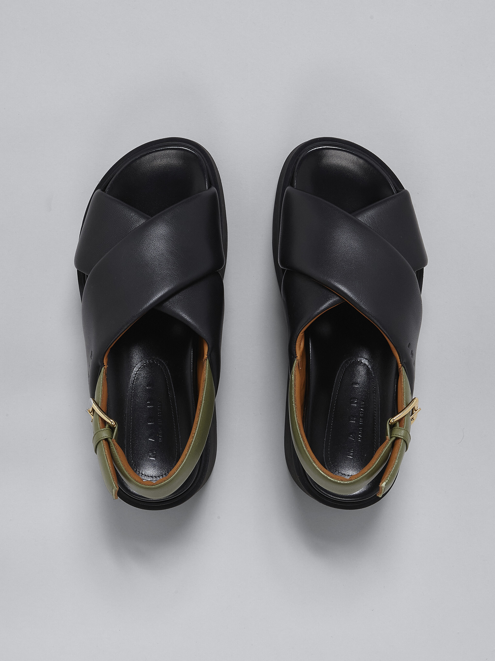 블랙 및 그린 가죽 웨지 - Sandals - Image 4
