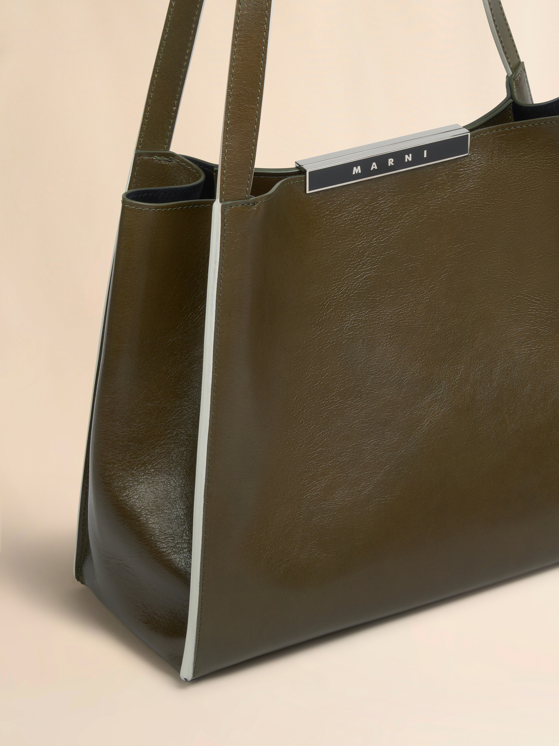 Black leather Cresta E/W small tote bag - Shopping Bags - Image 5