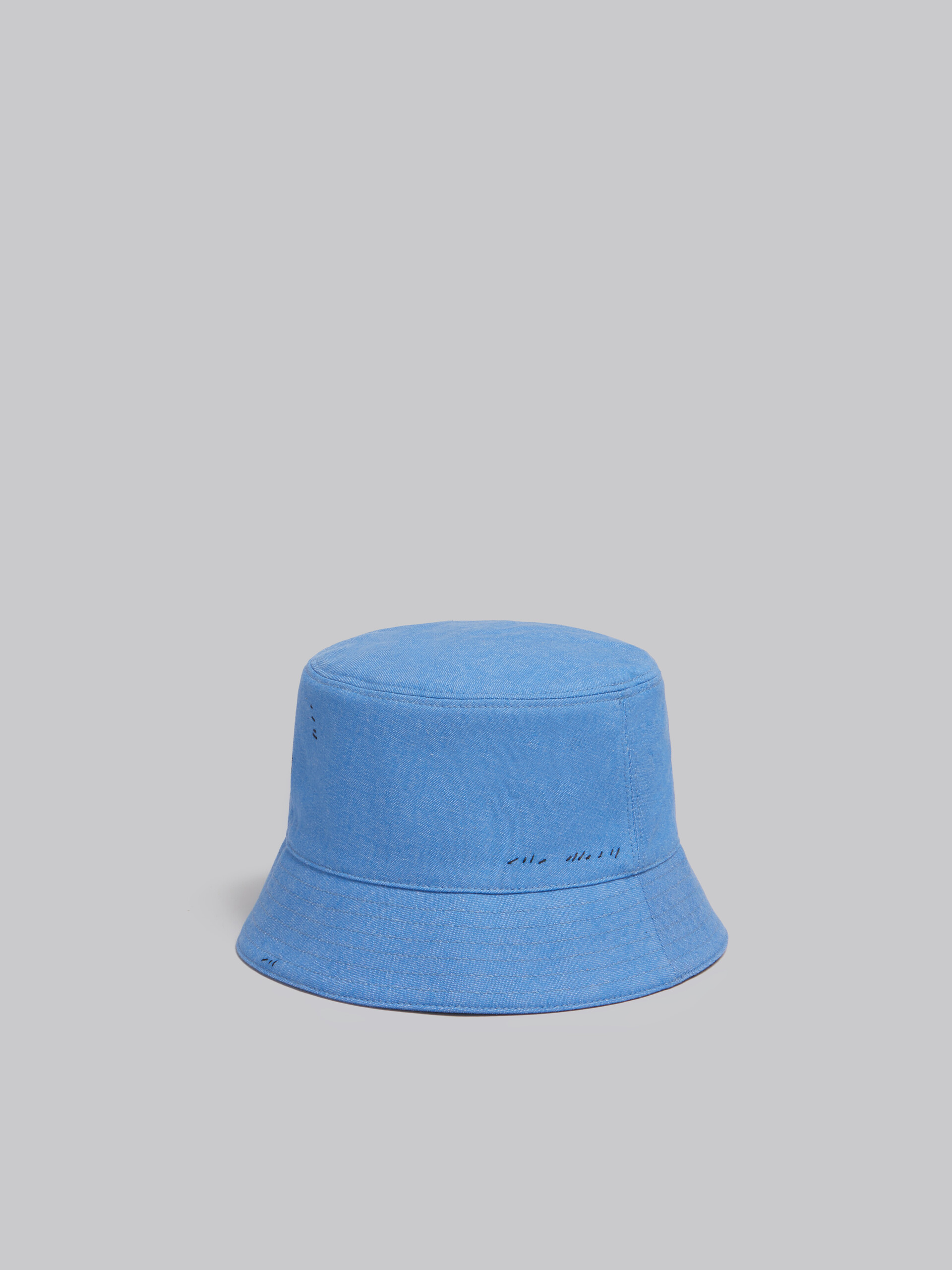 Cappello bucket in denim blu con logo ricamato - Cappelli - Image 3