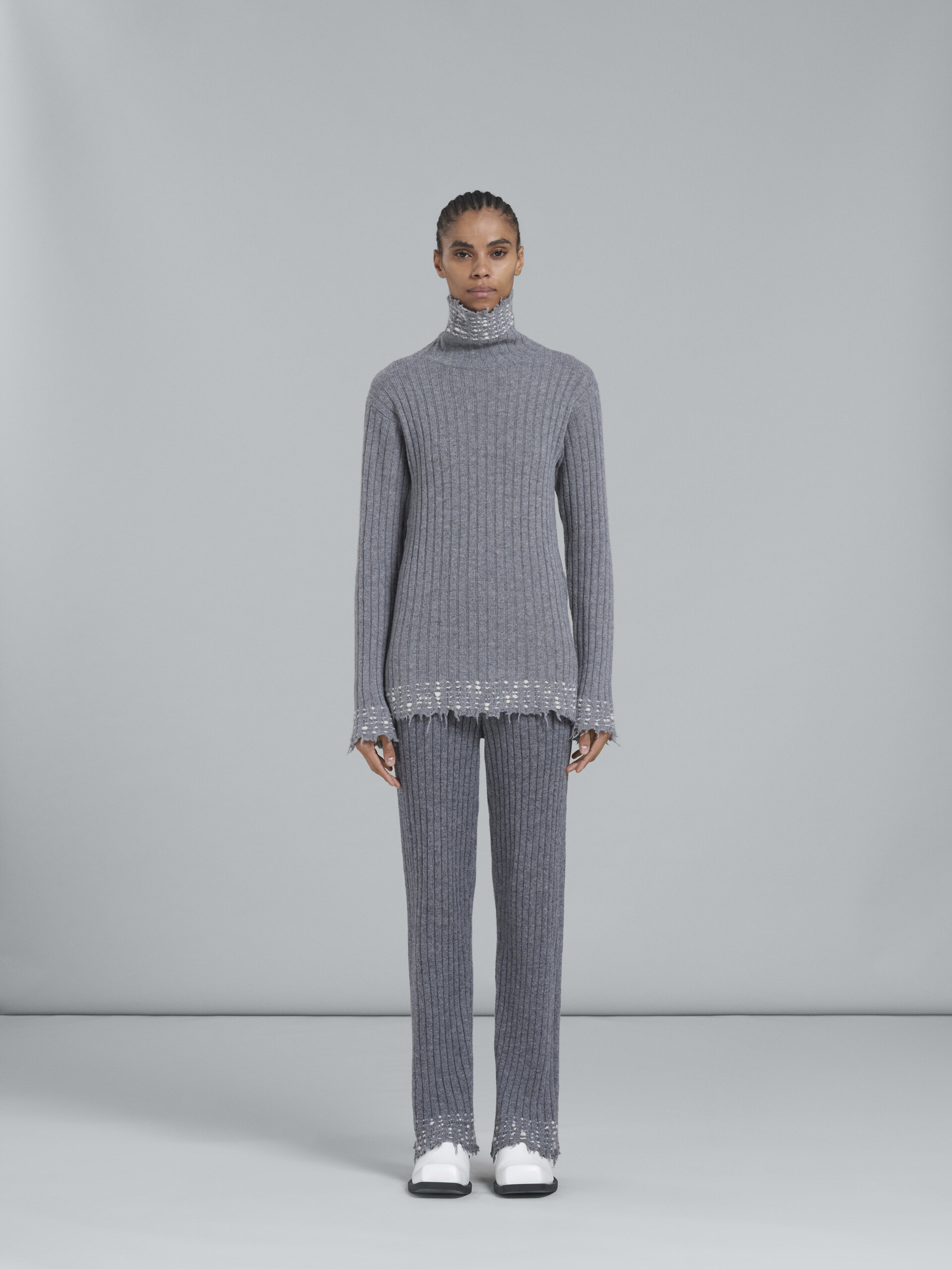 Grey knitted wool leggings - Pants - Image 2