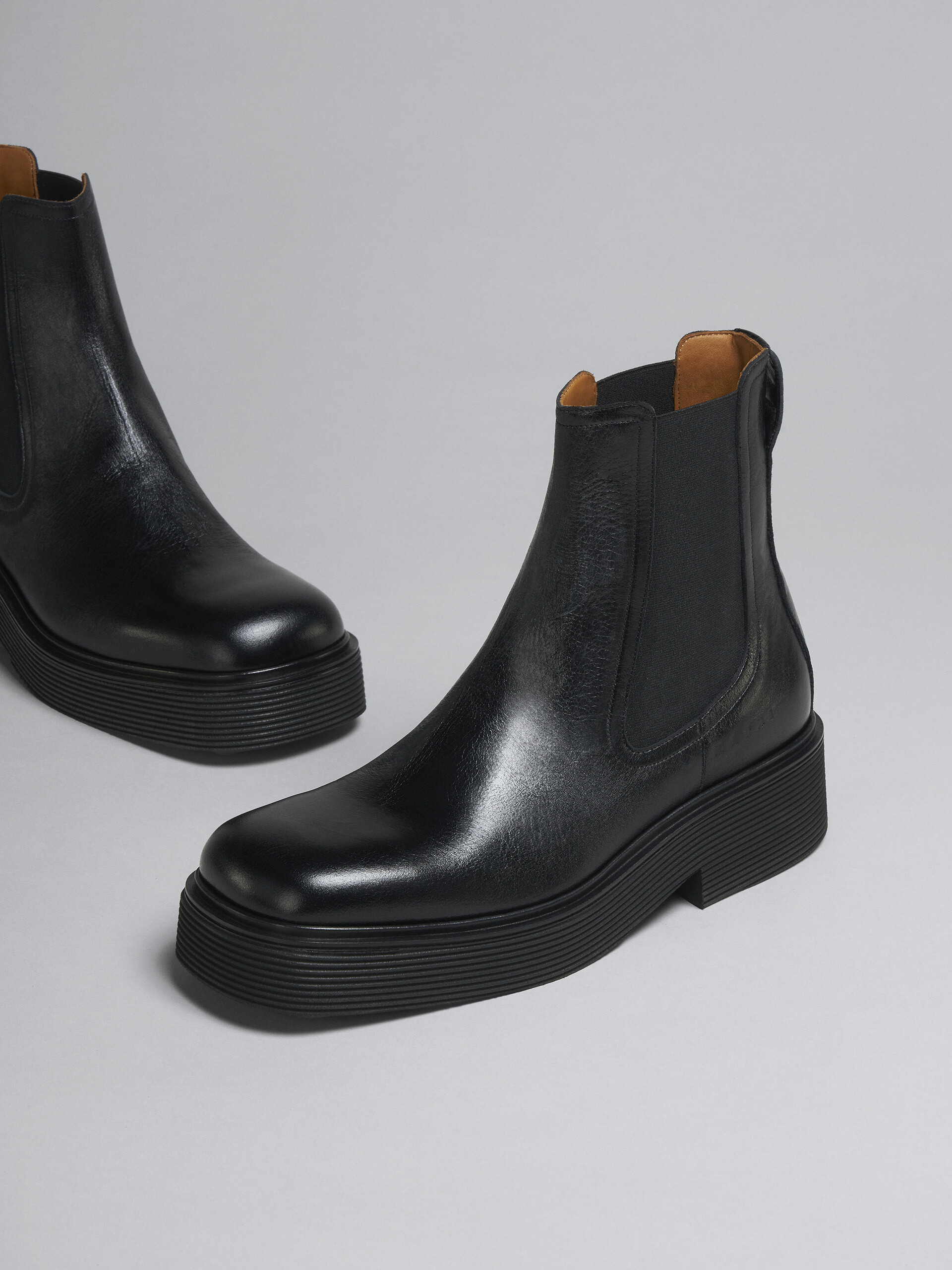 Shiny leather Chelsea boot - Boots - Image 4