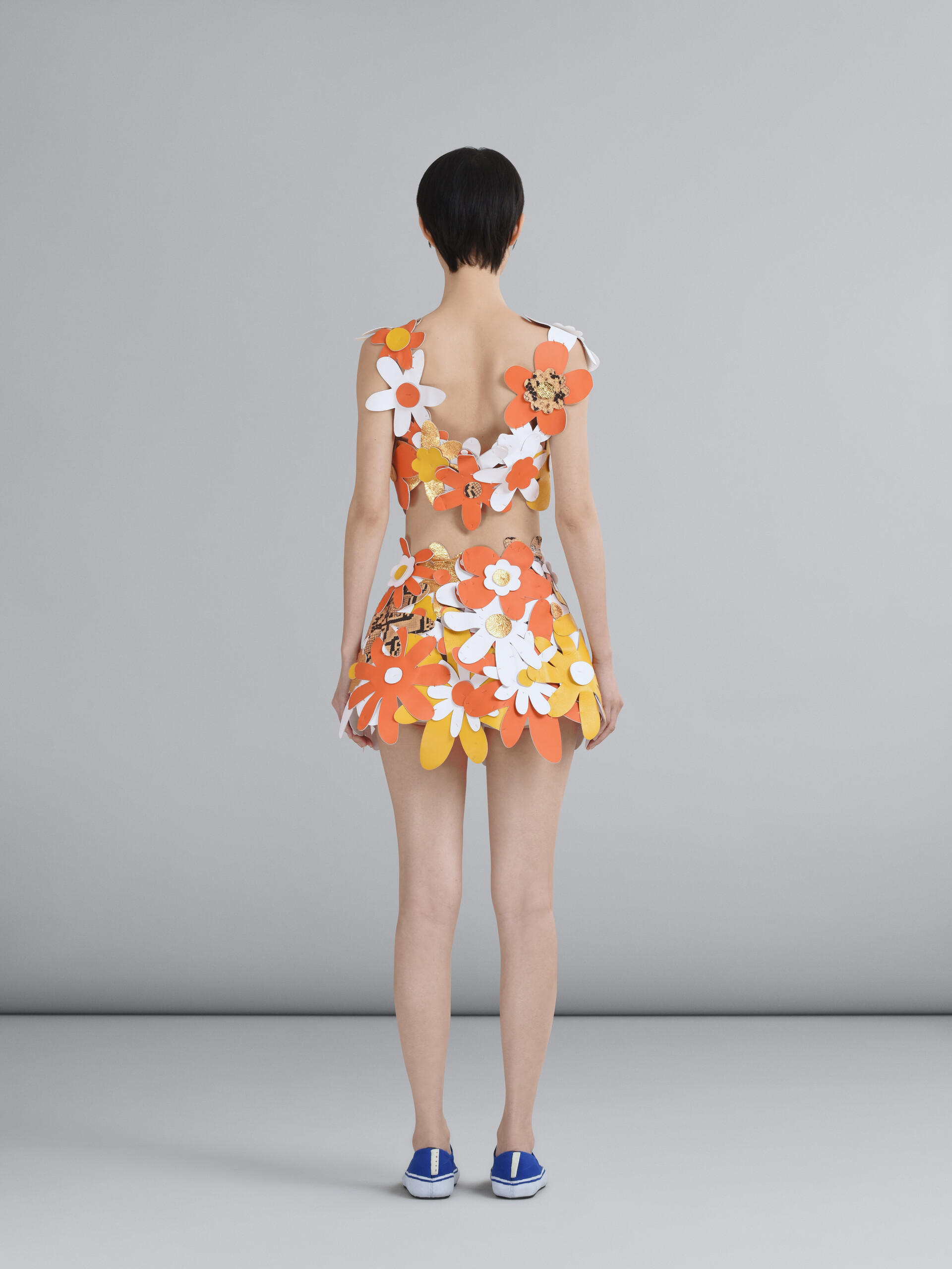 Minifalda de flores de piel bordadas - Faldas - Image 3