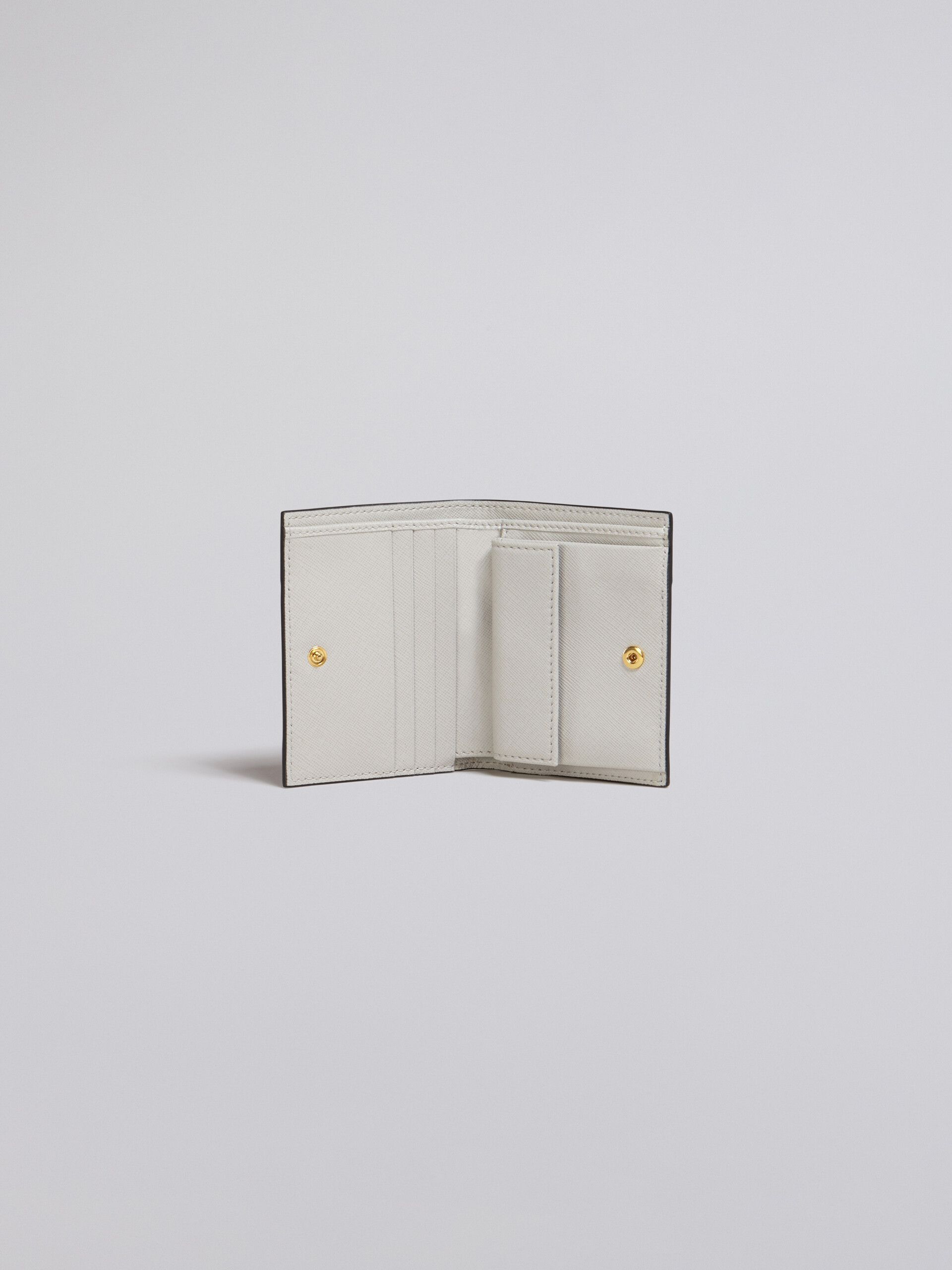 Dreifarbige zweiteilige Geldbörse aus Saffianleder in Weiß, Braun und Rot - Brieftaschen - Image 2