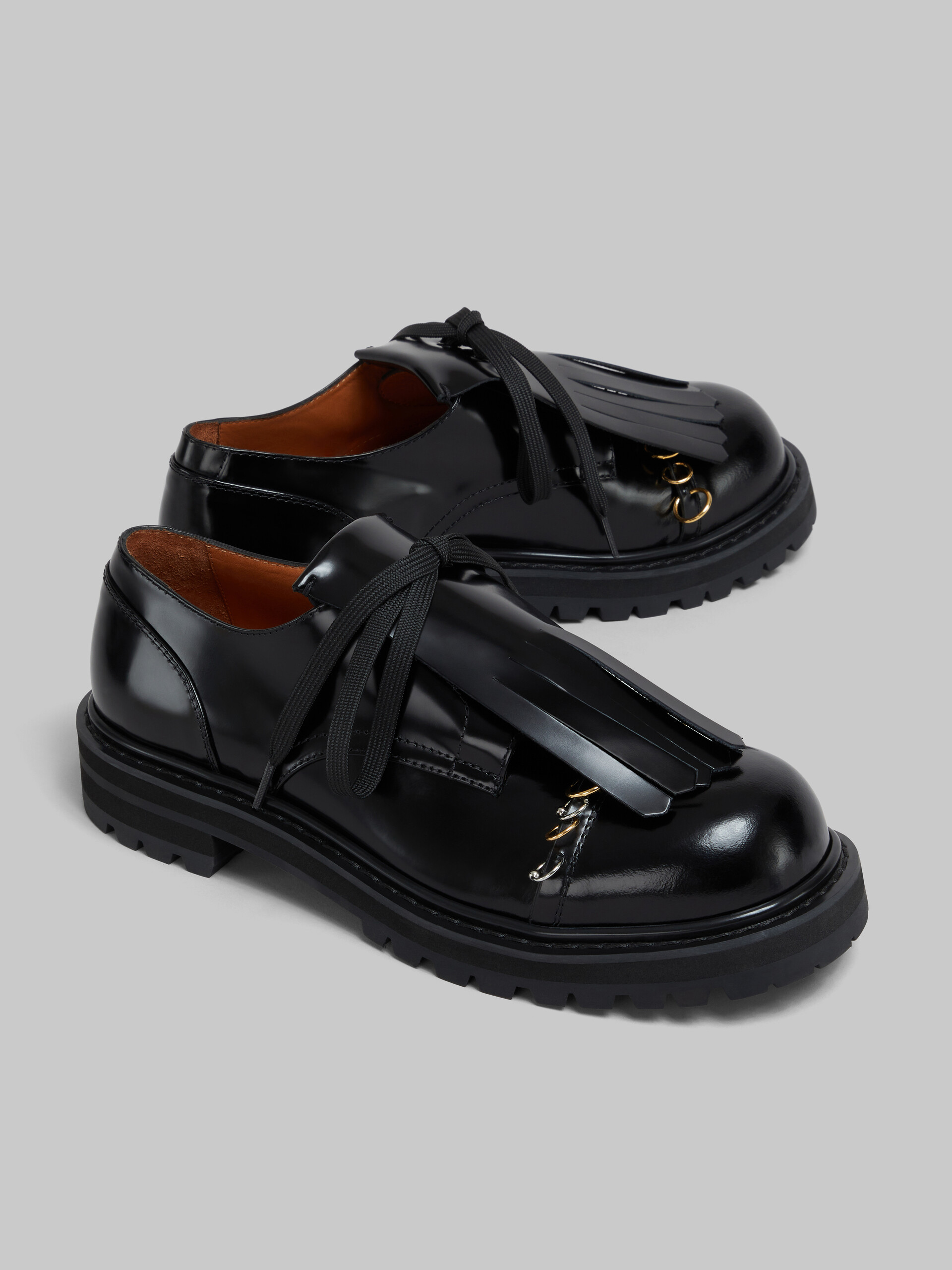 ブラック レザー製 マキシフリンジ付き Dada ダービー シューズ | Marni