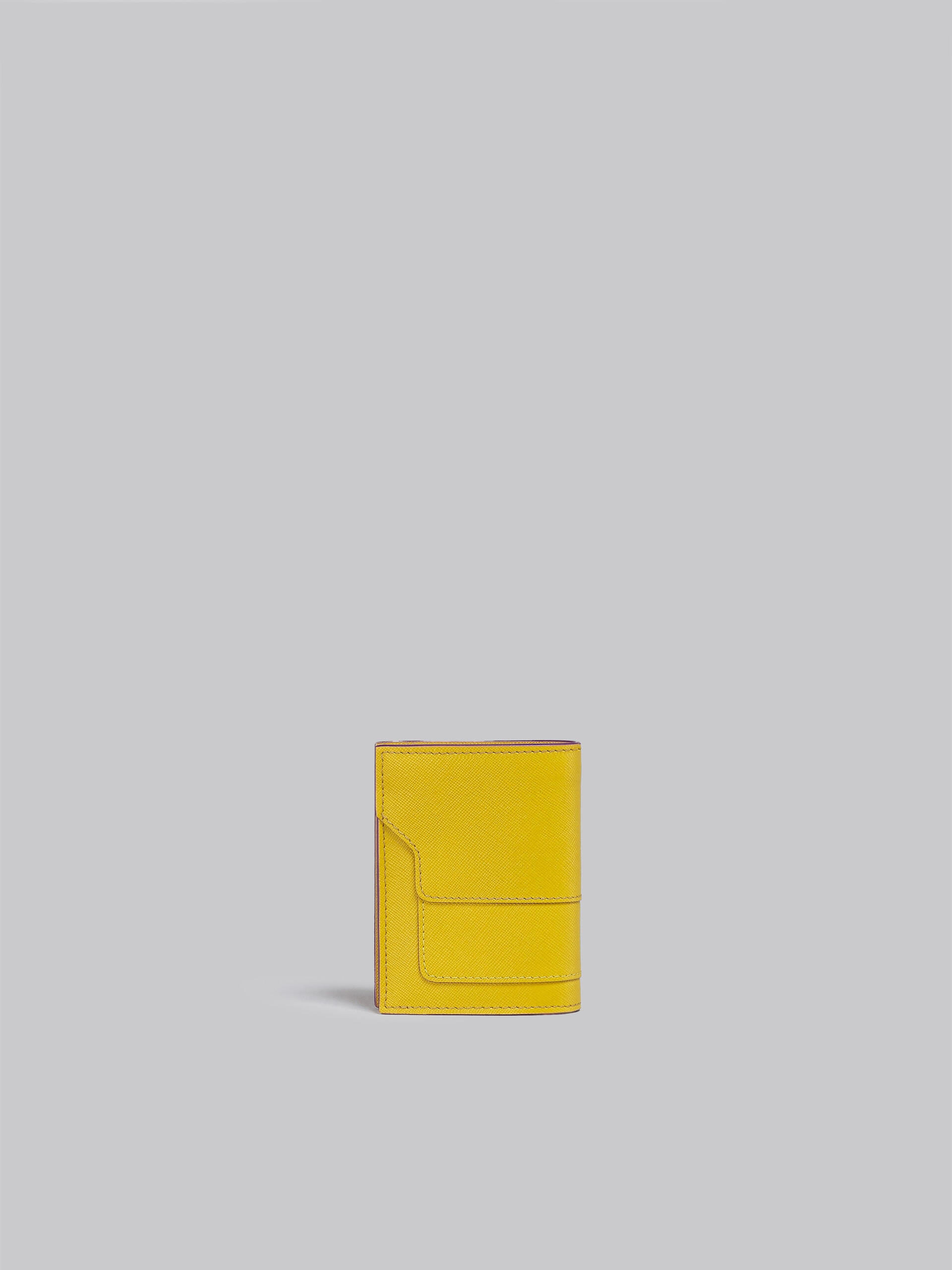 Portafoglio bi-fold in saffiano giallo - Portafogli - Image 3